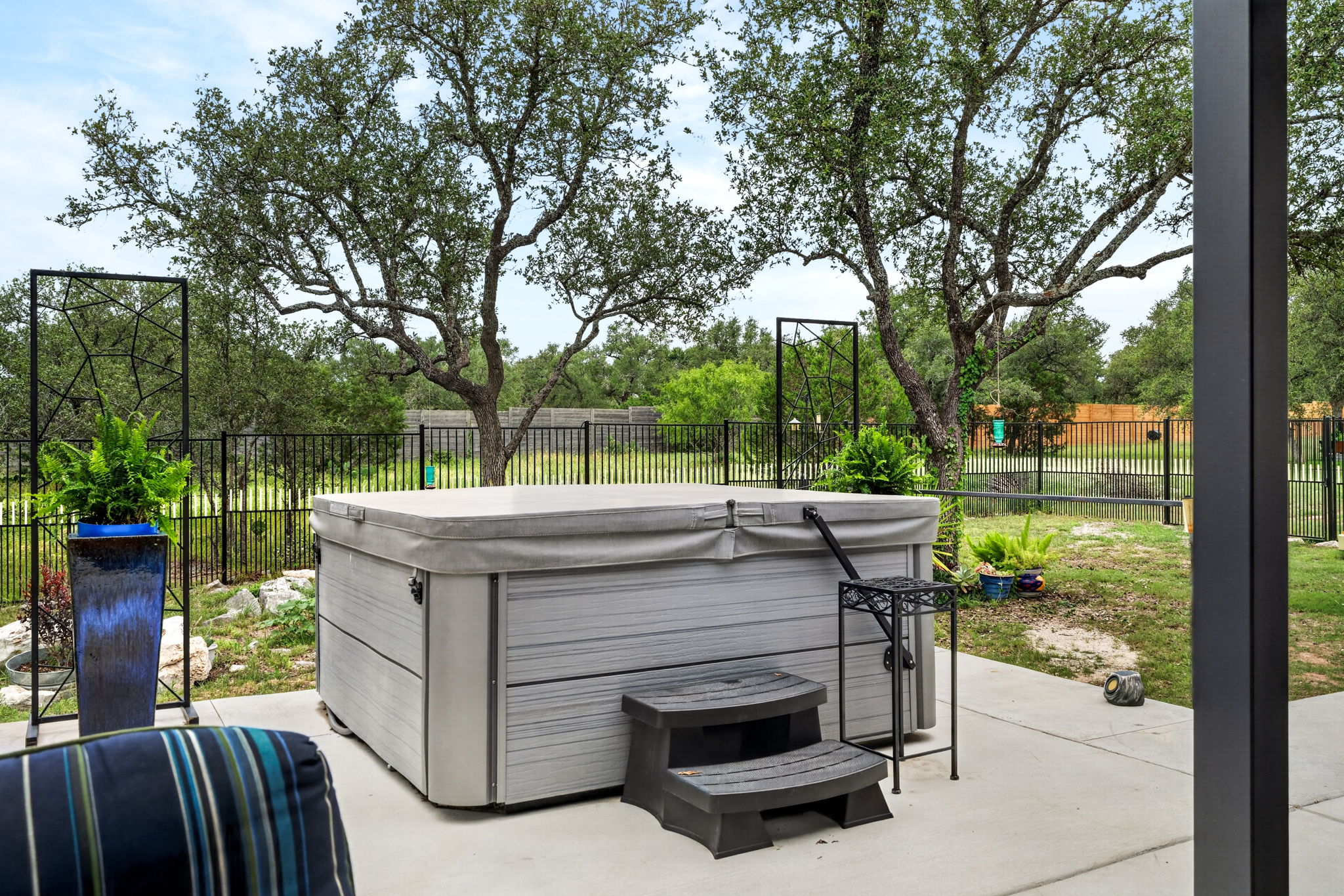 main property photo 27