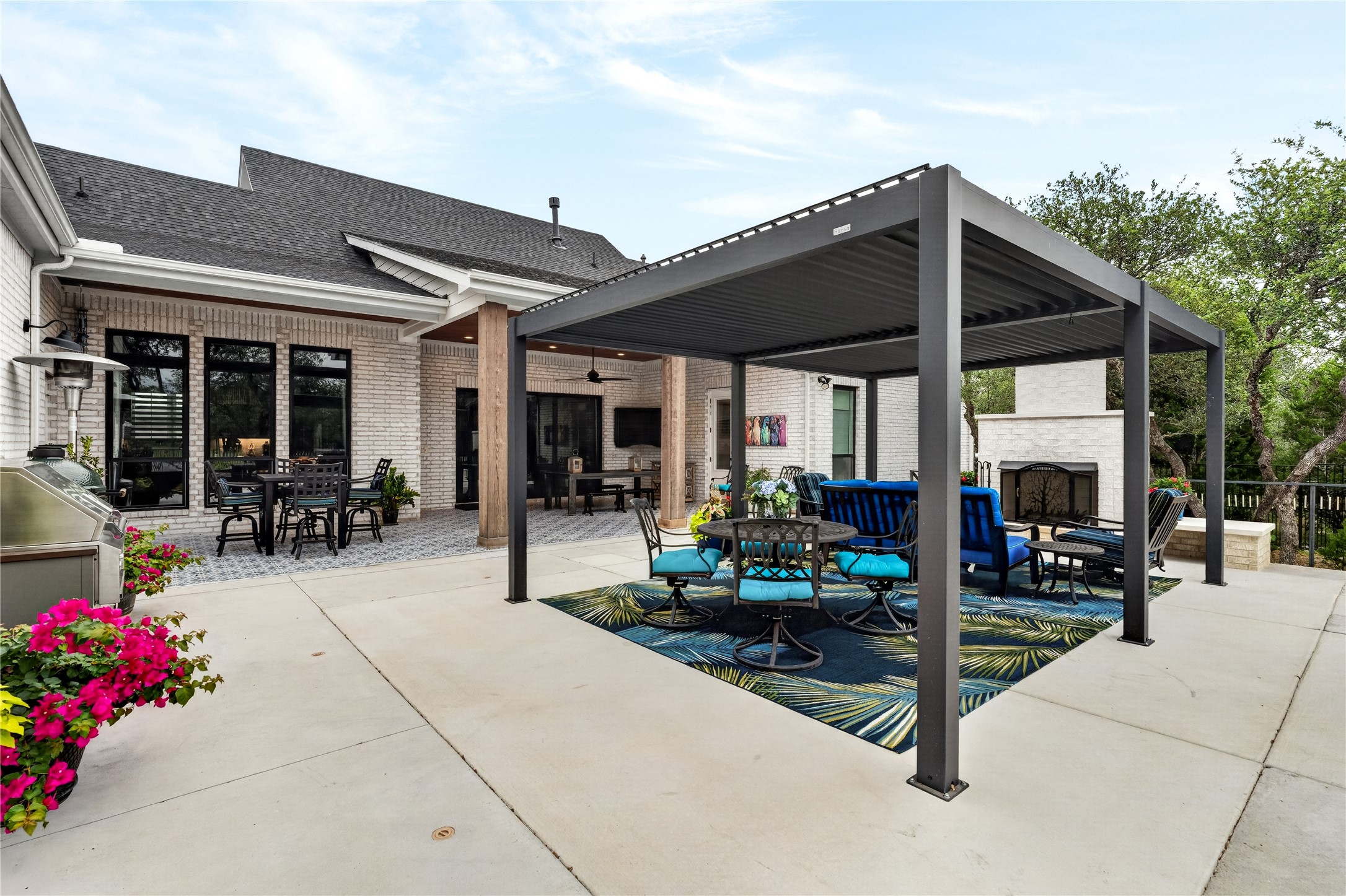 main property photo 28
