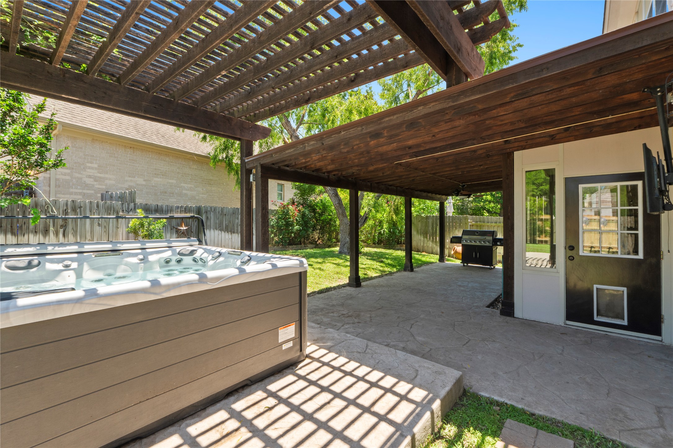 main property photo 36