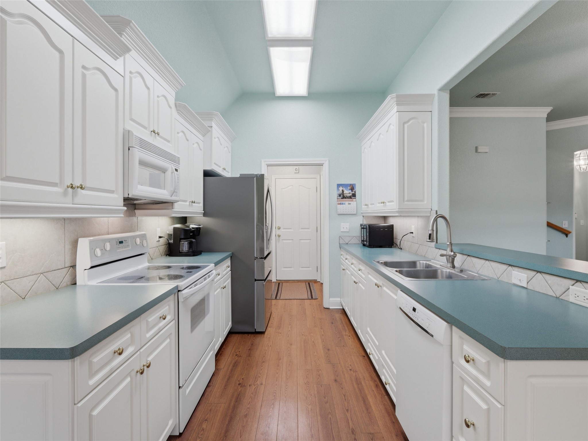 main property photo 8
