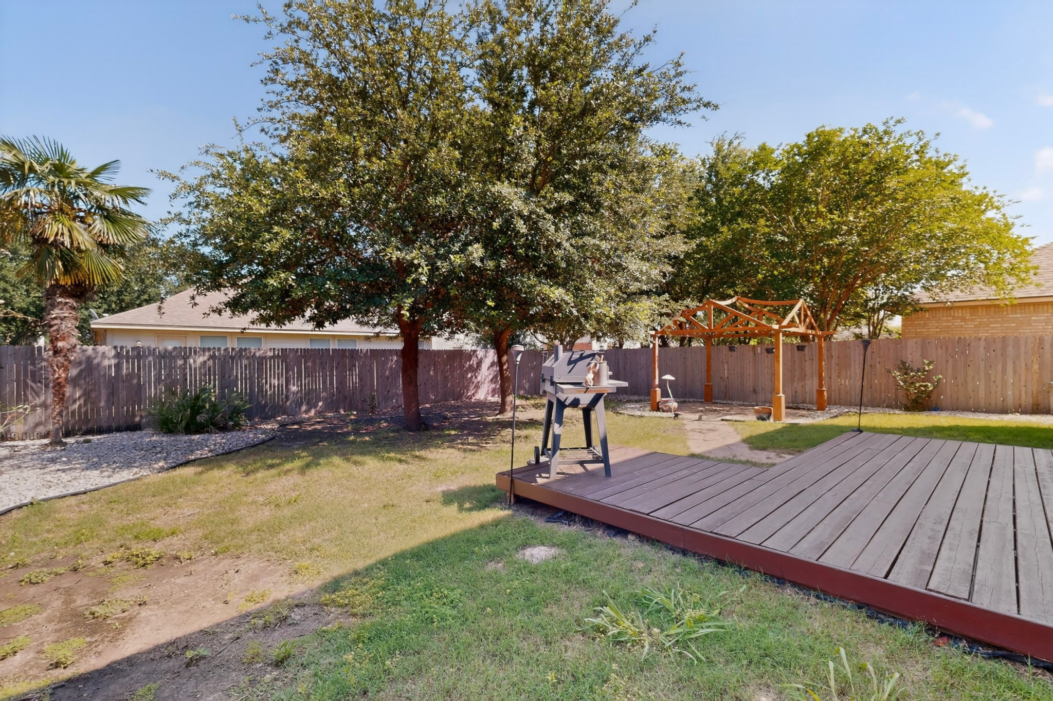main property photo 25