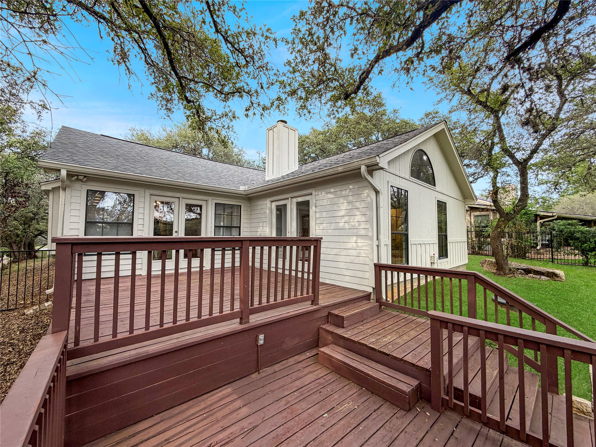 main property photo 30