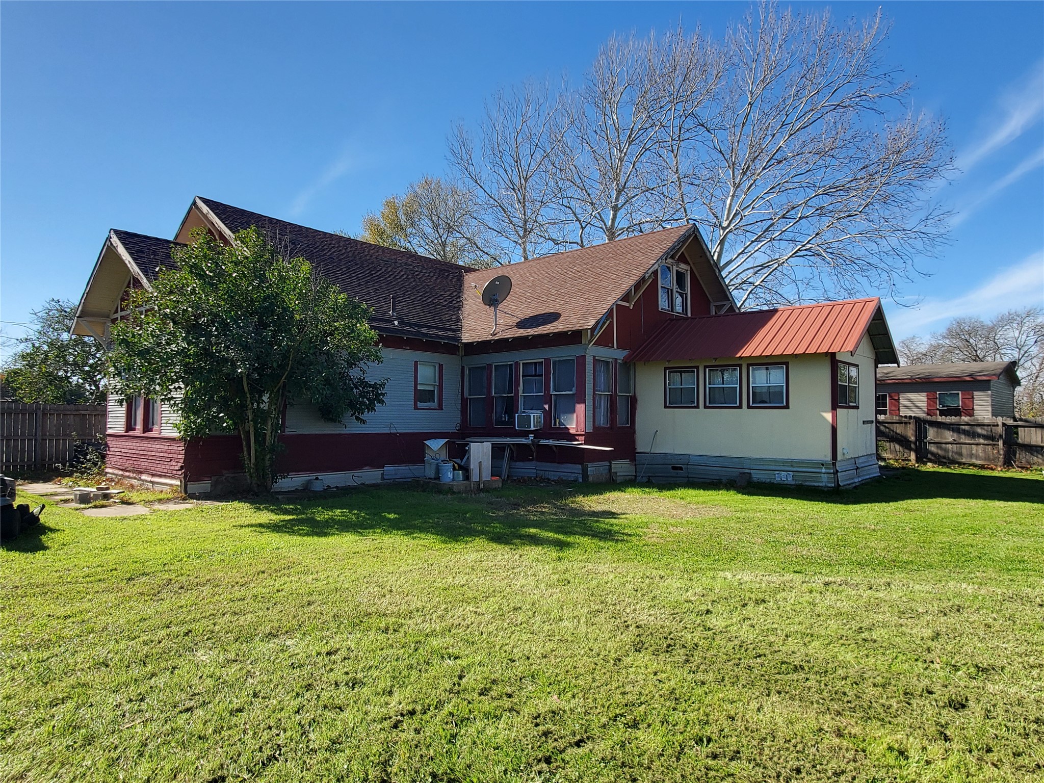 main property photo 19