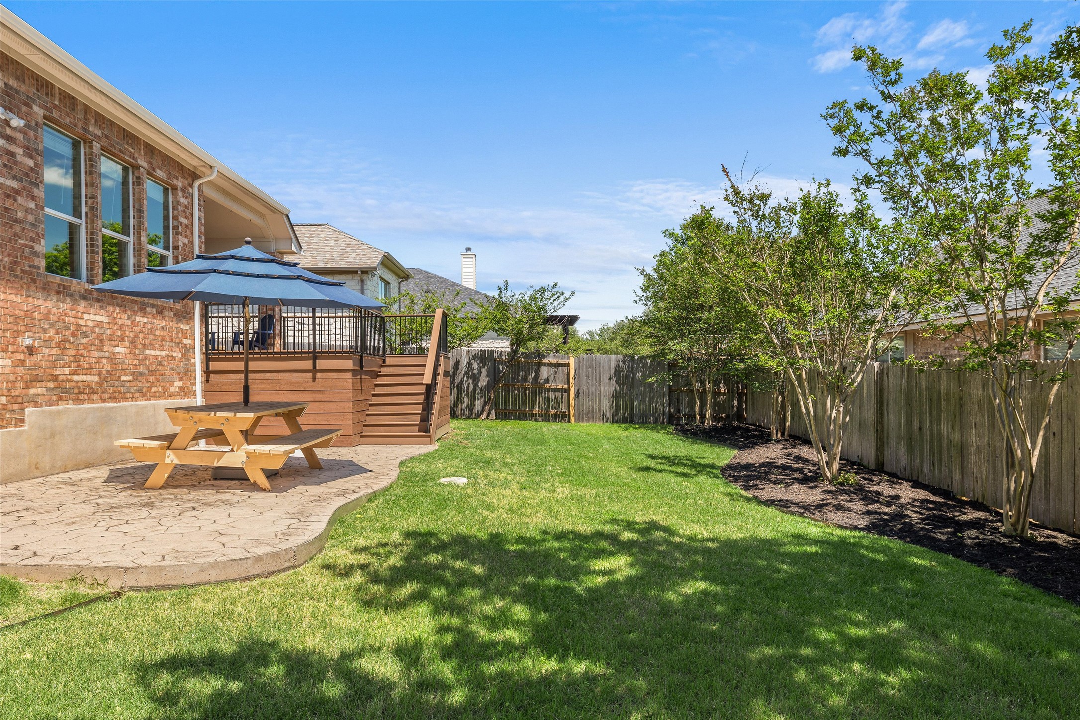 main property photo 30