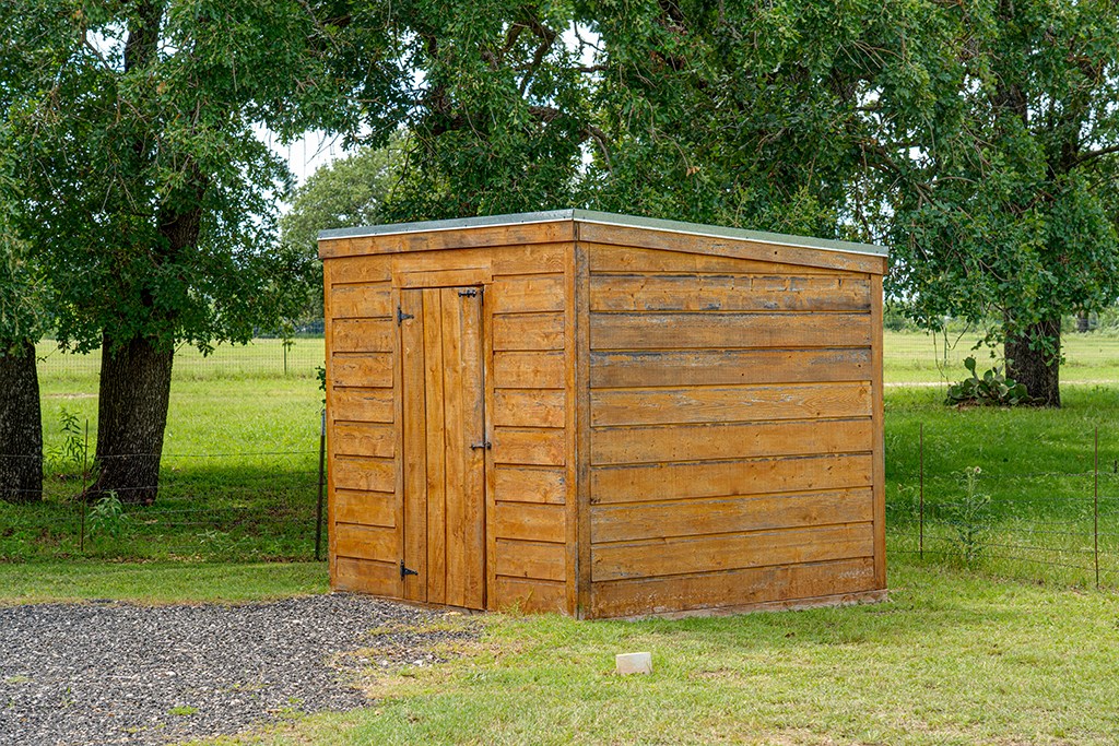 main property photo 36