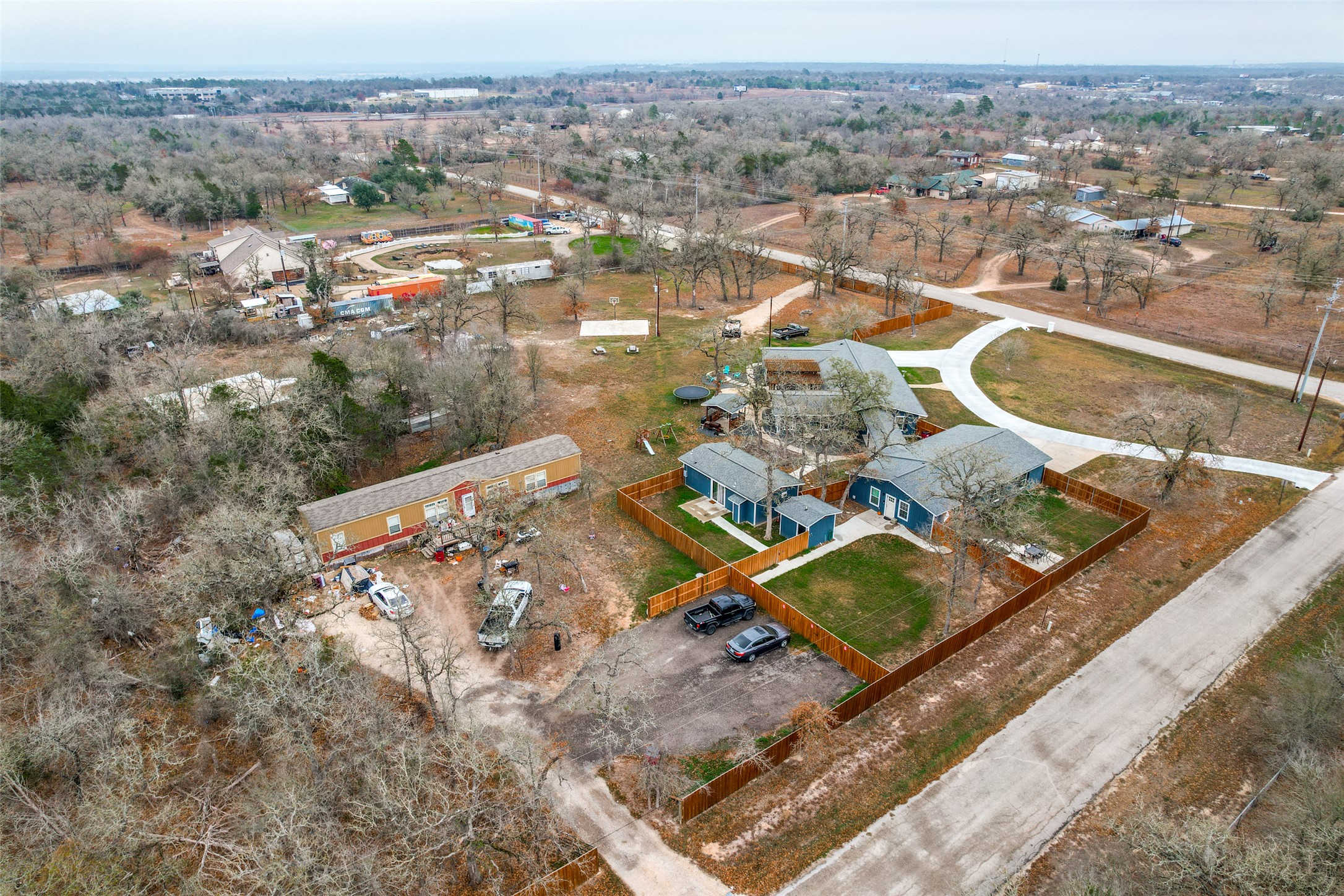 main property photo 25