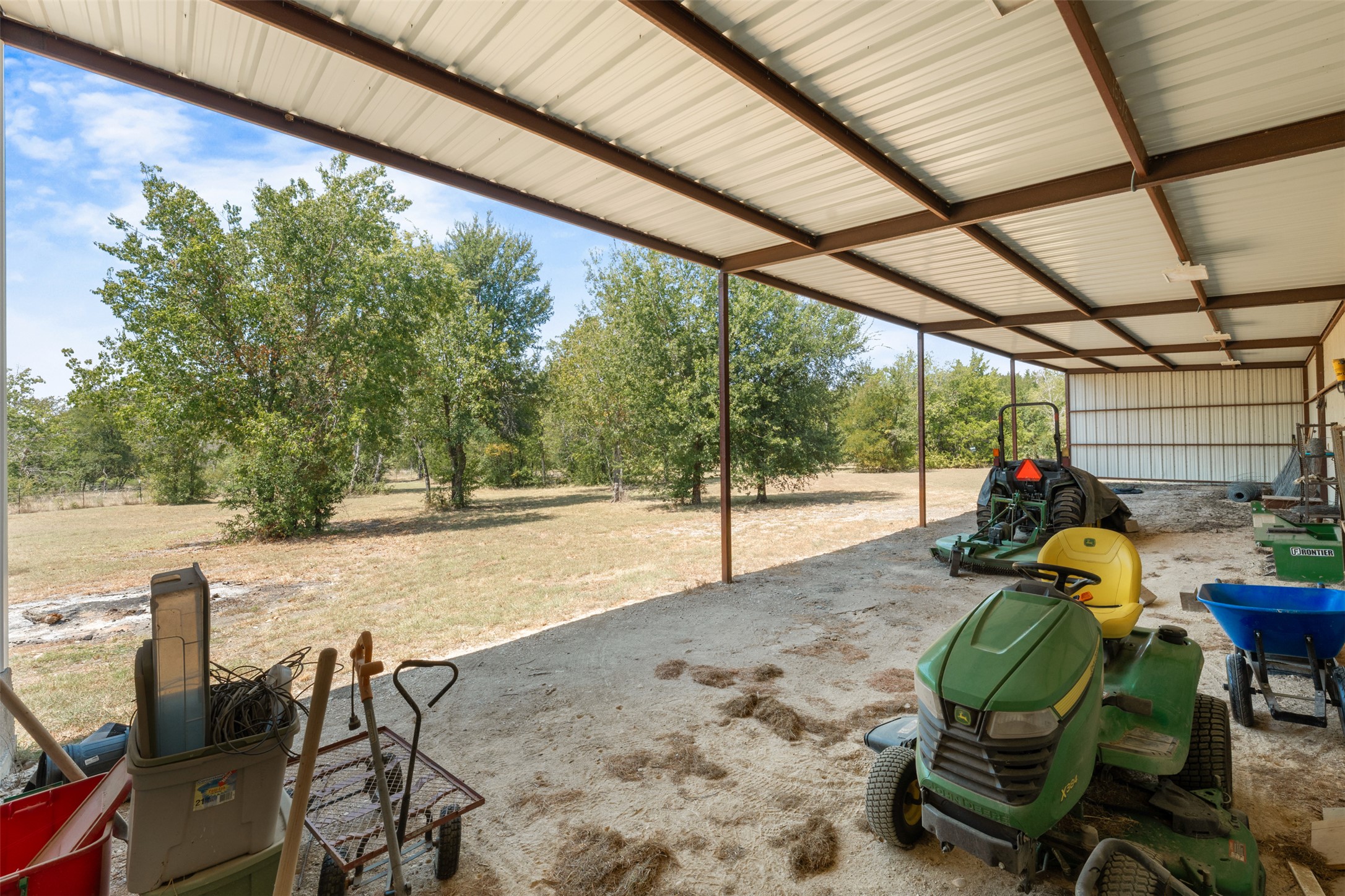 main property photo 29