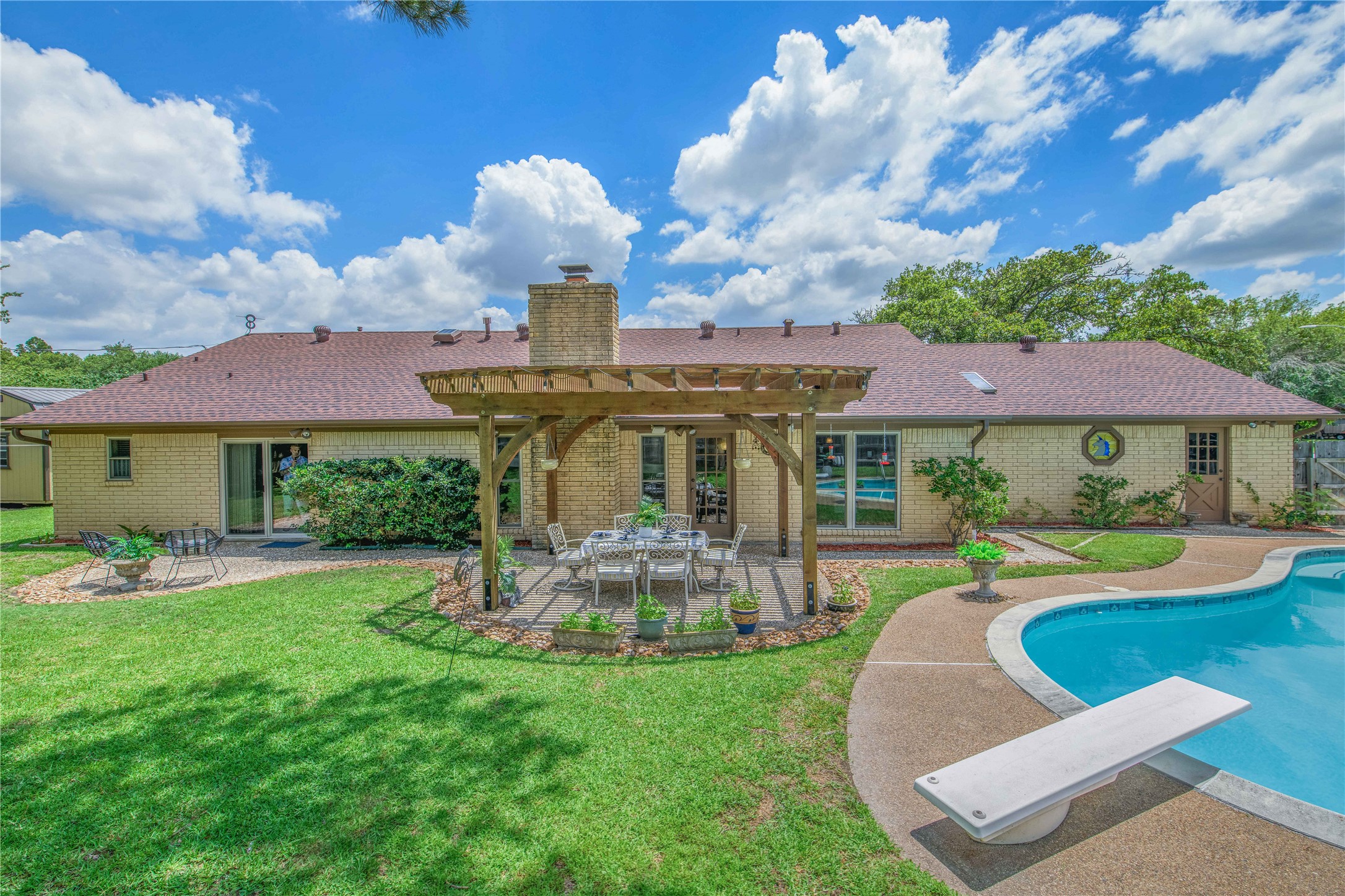main property photo 33