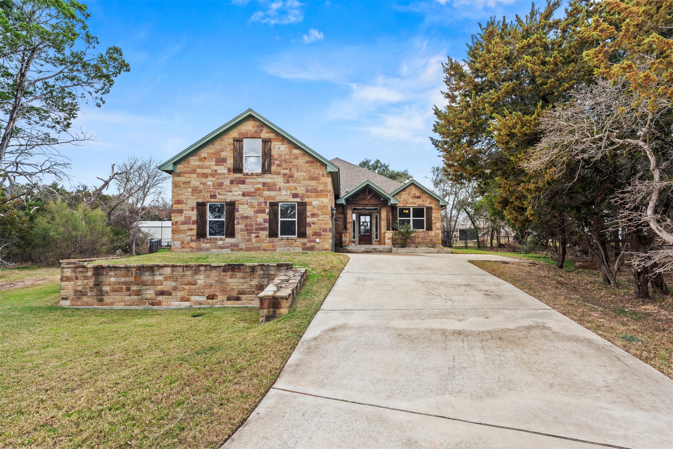 main property photo 2
