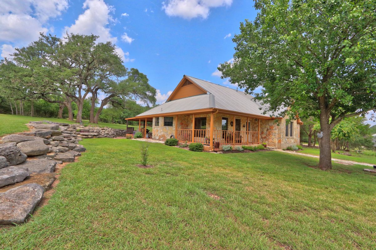 main property photo 5