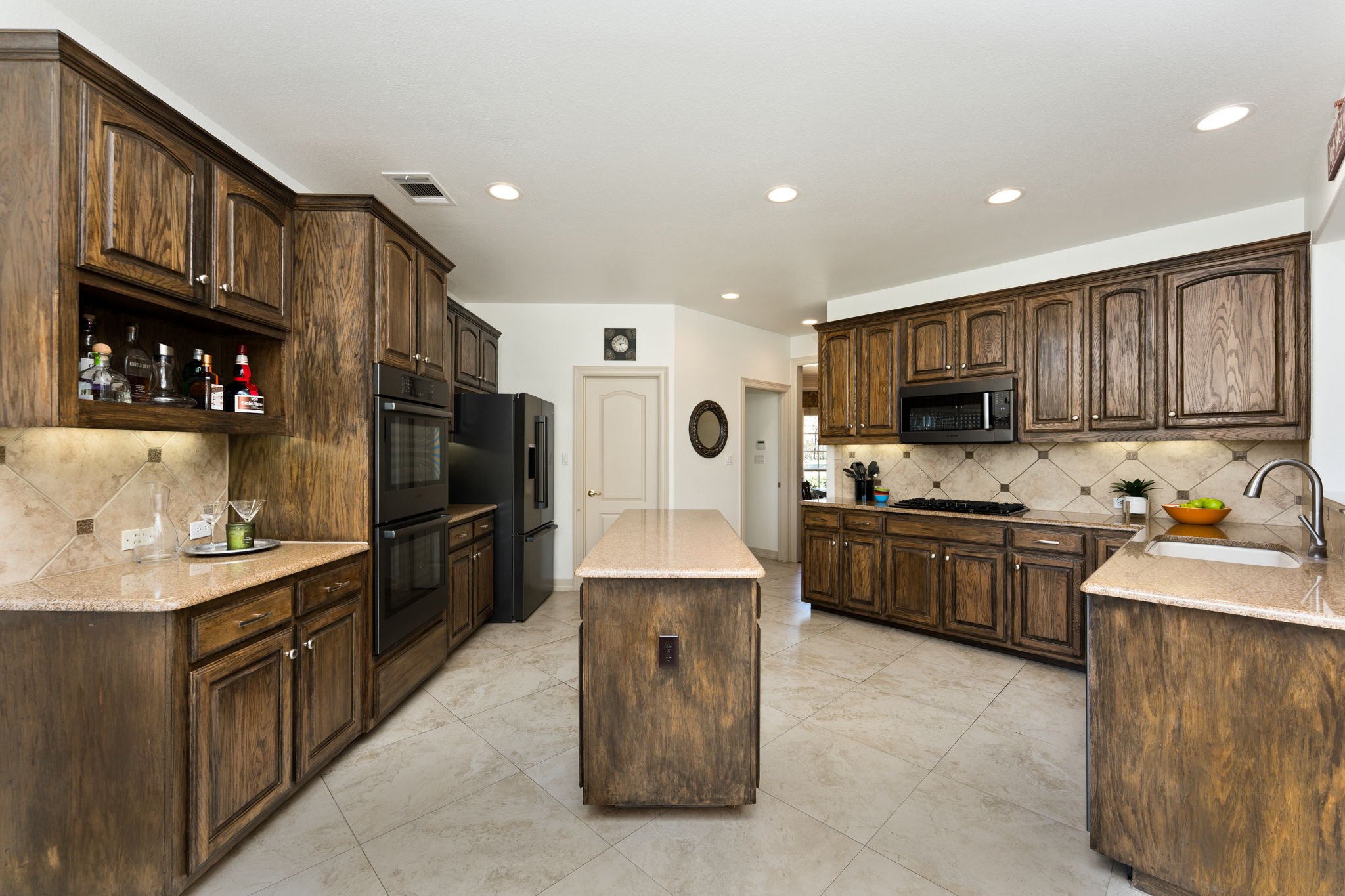 main property photo 11