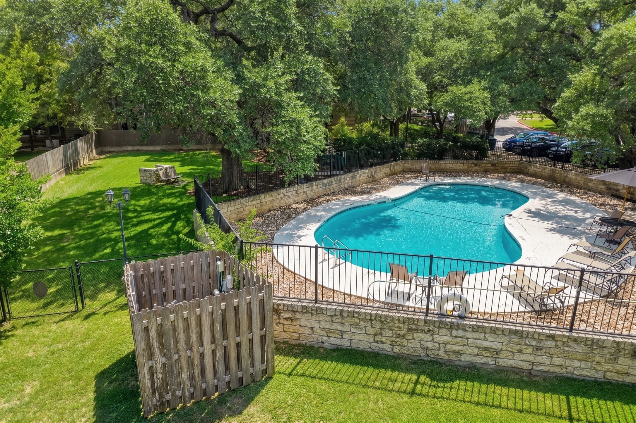 main property photo 24