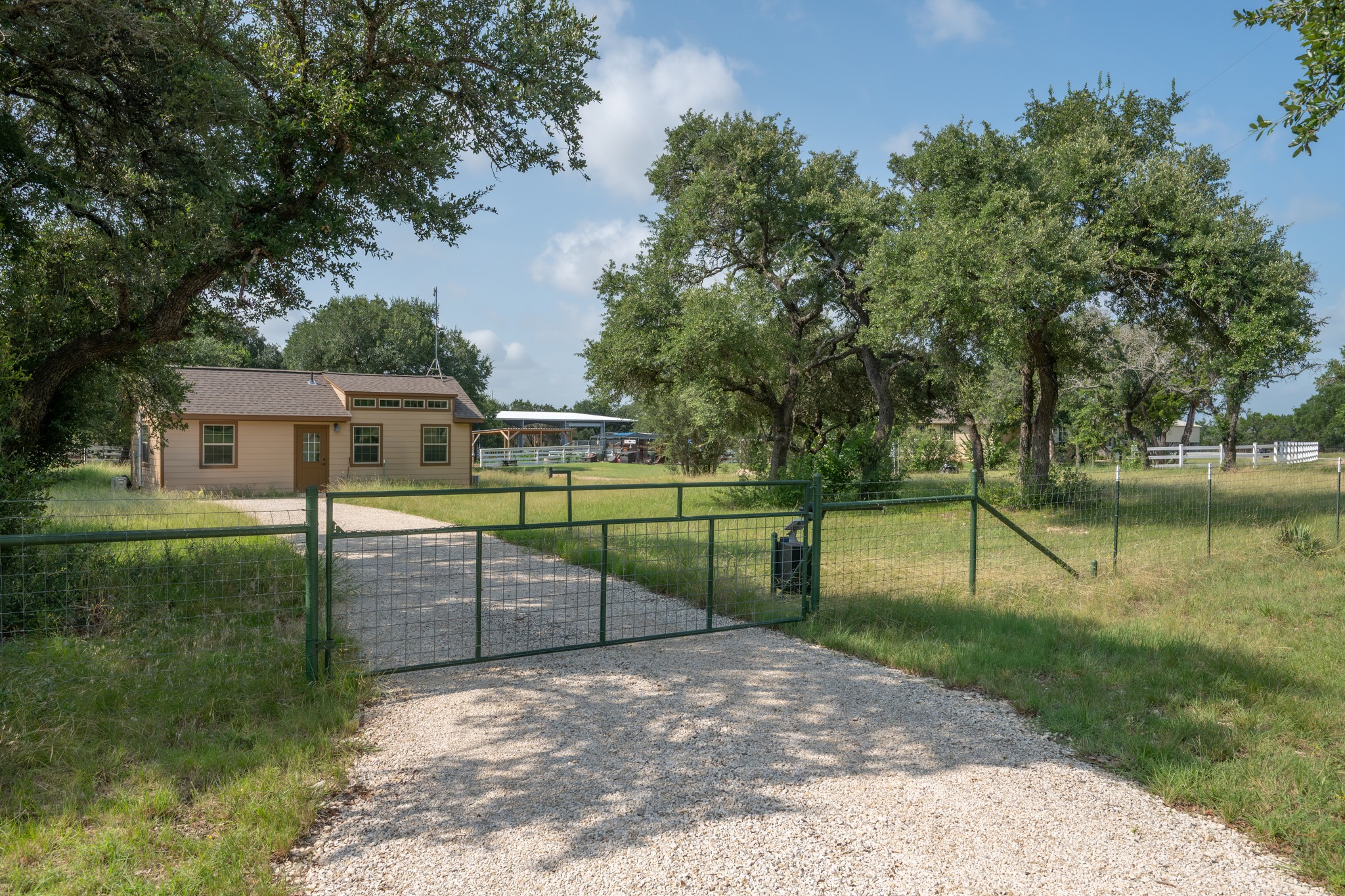 main property photo 11