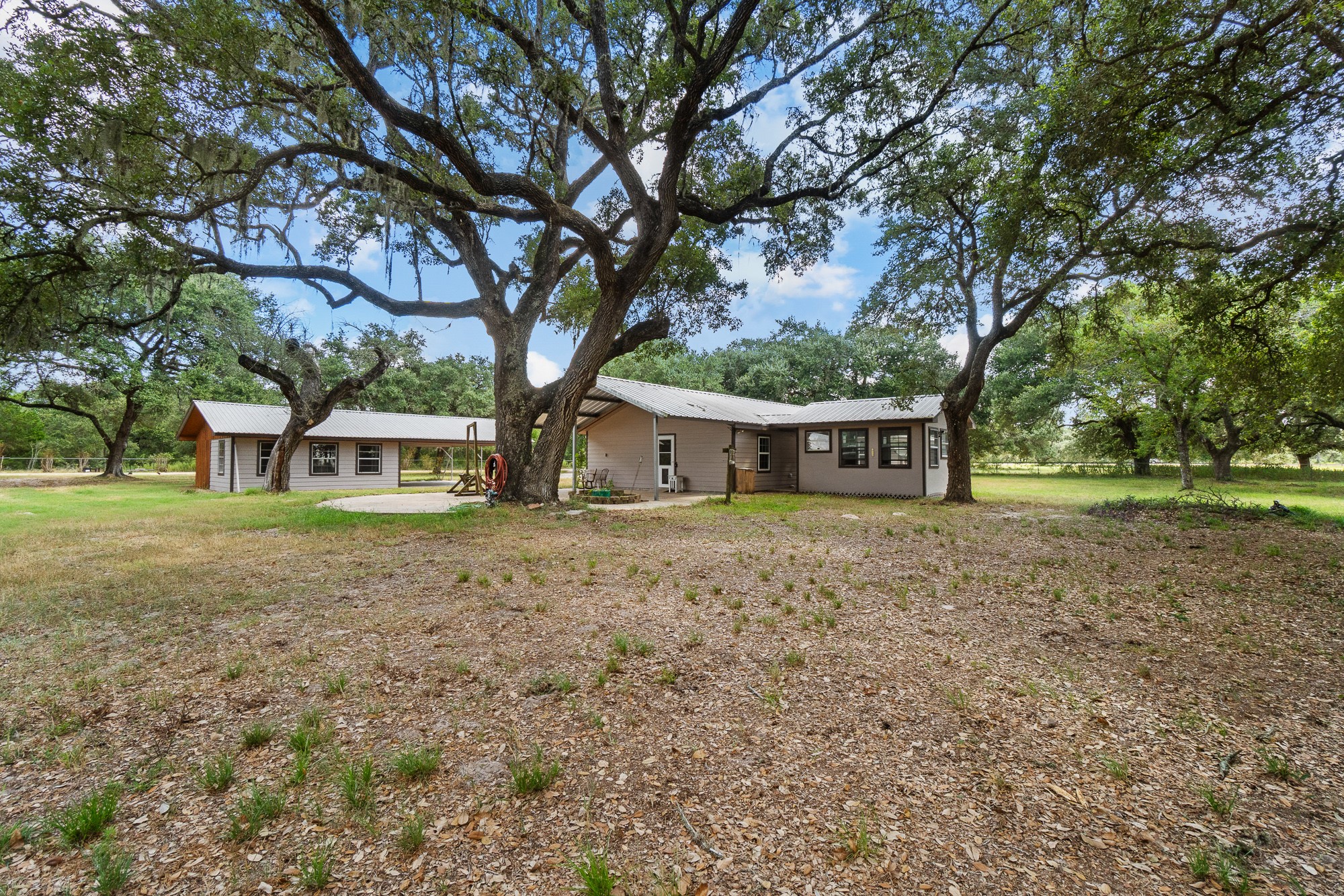 main property photo 16