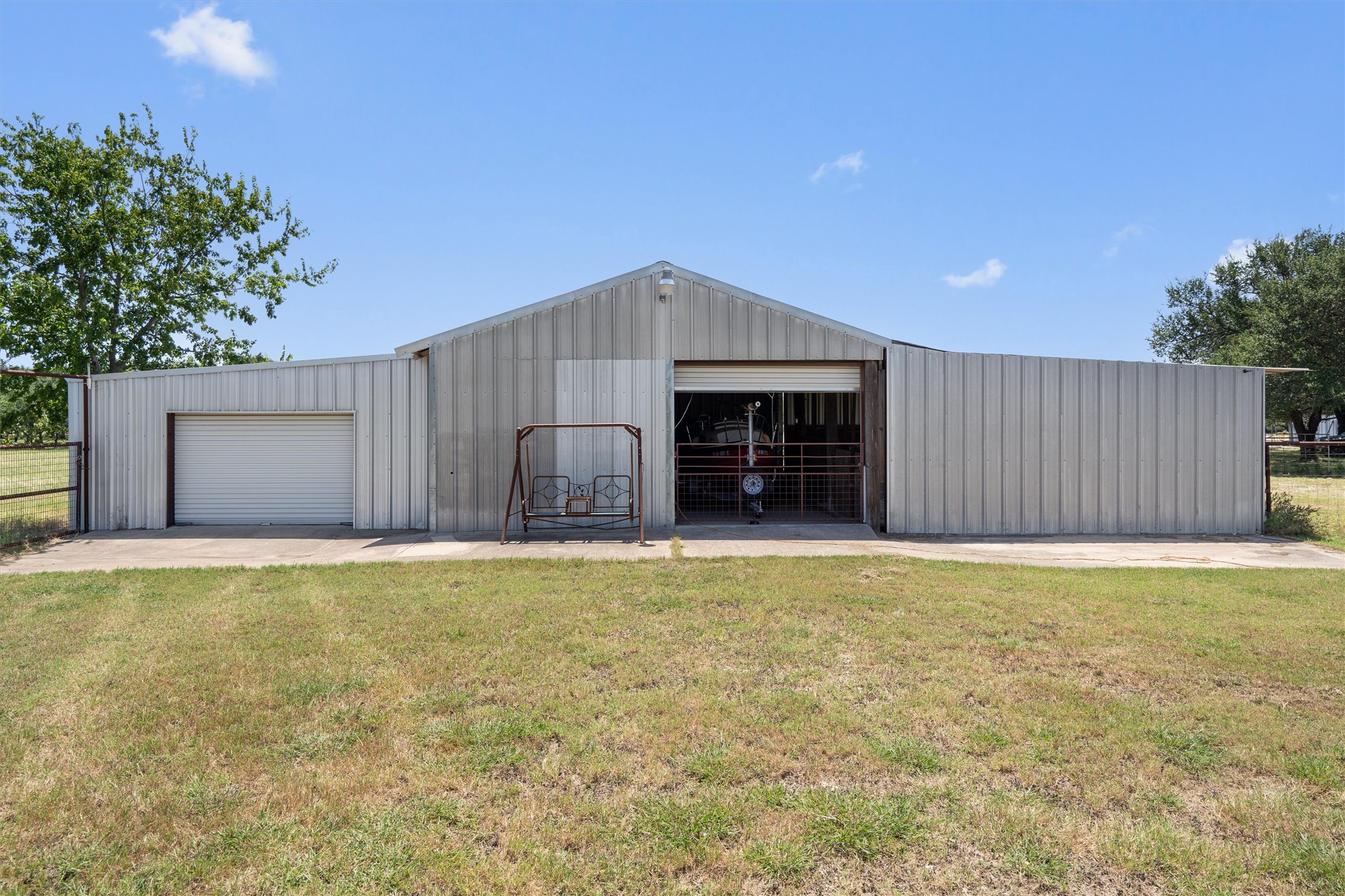 main property photo 6