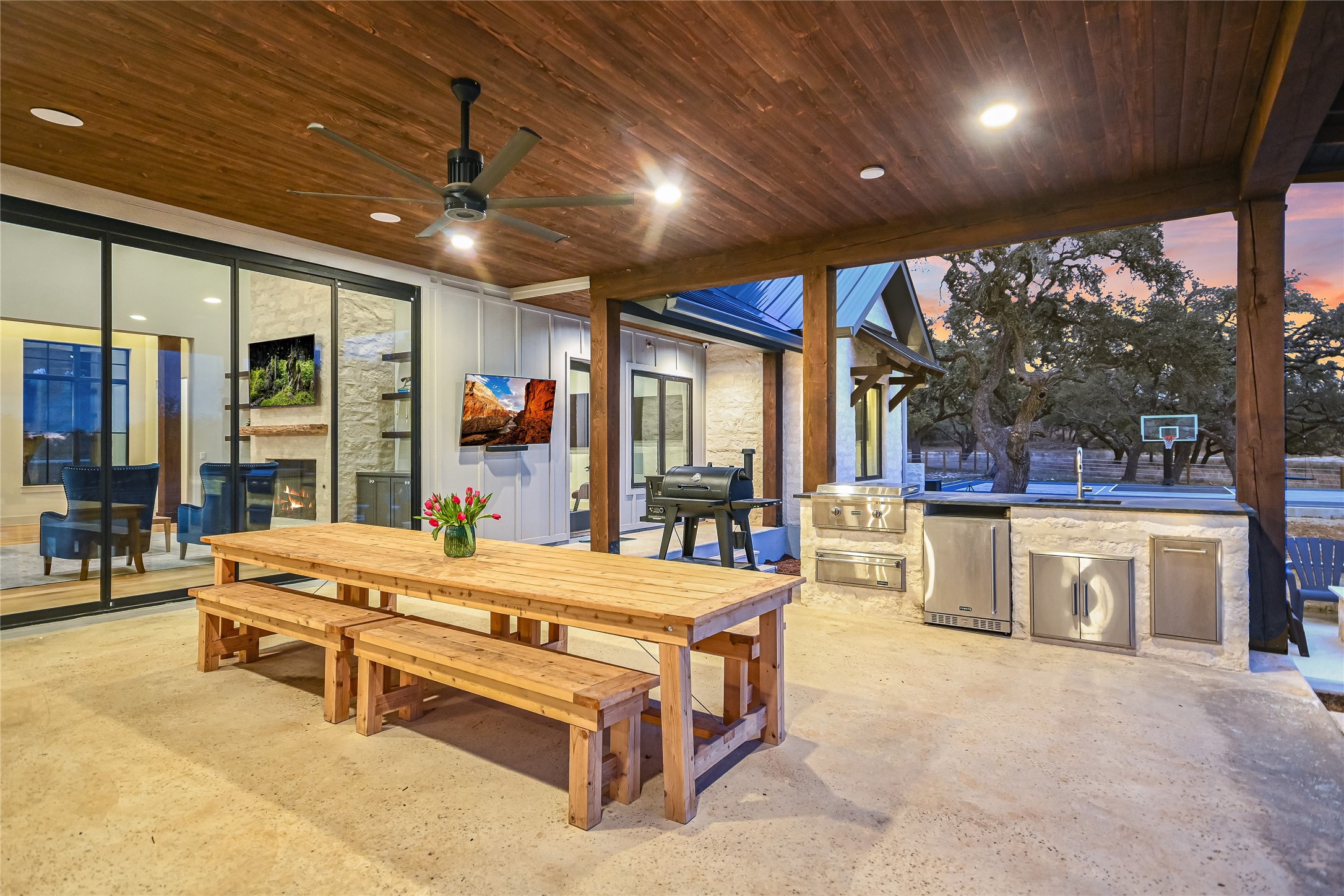 main property photo 34