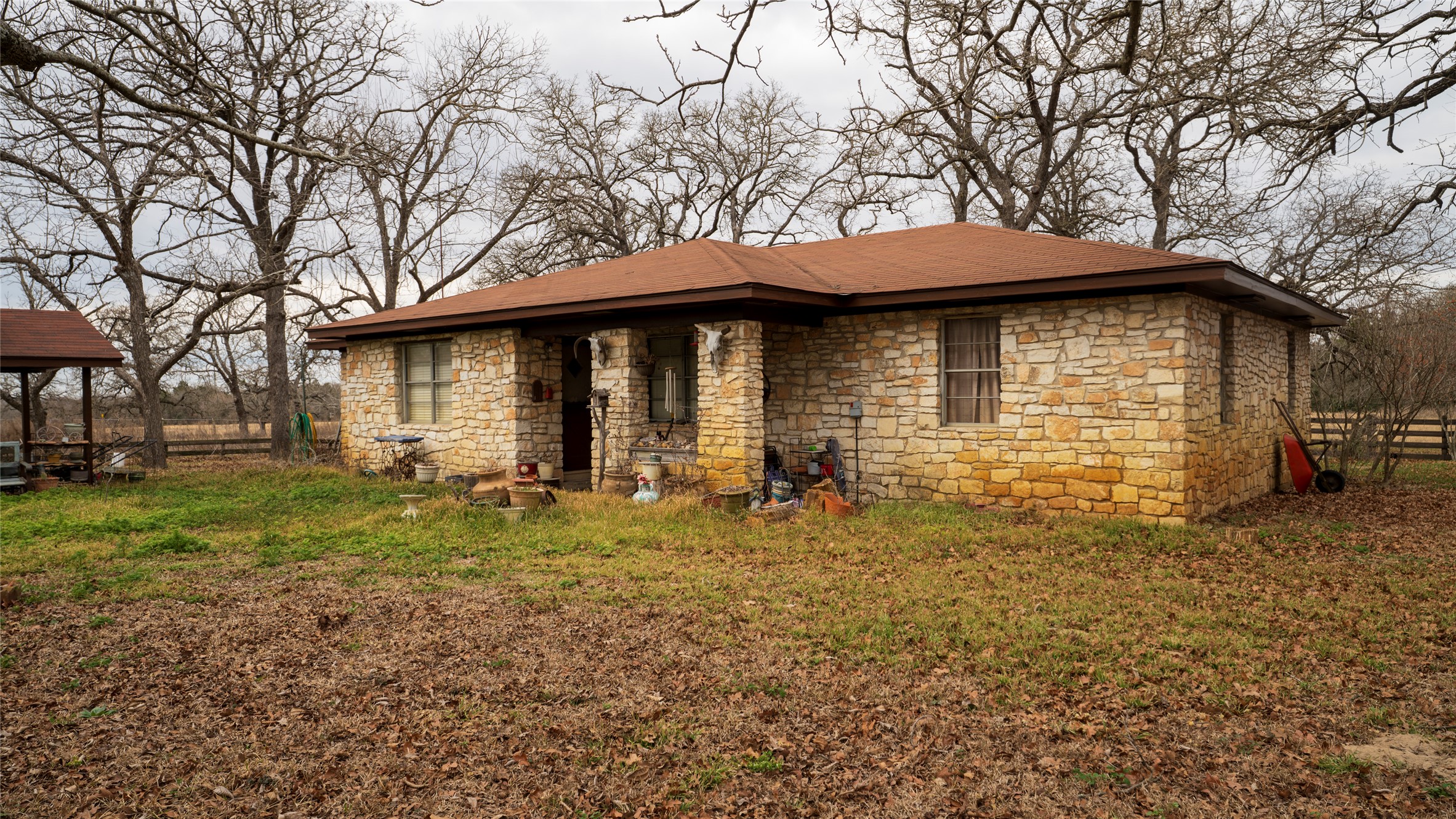 main property photo 10