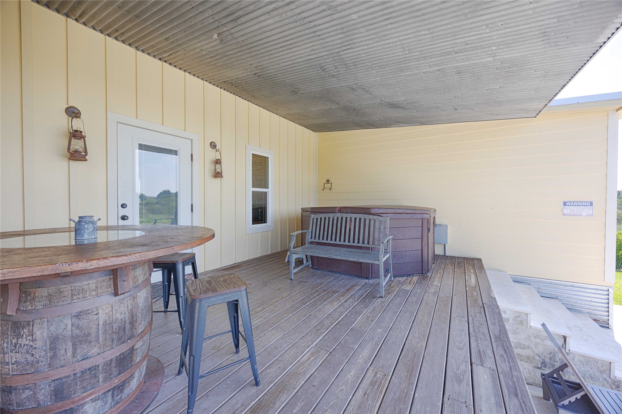 main property photo 8