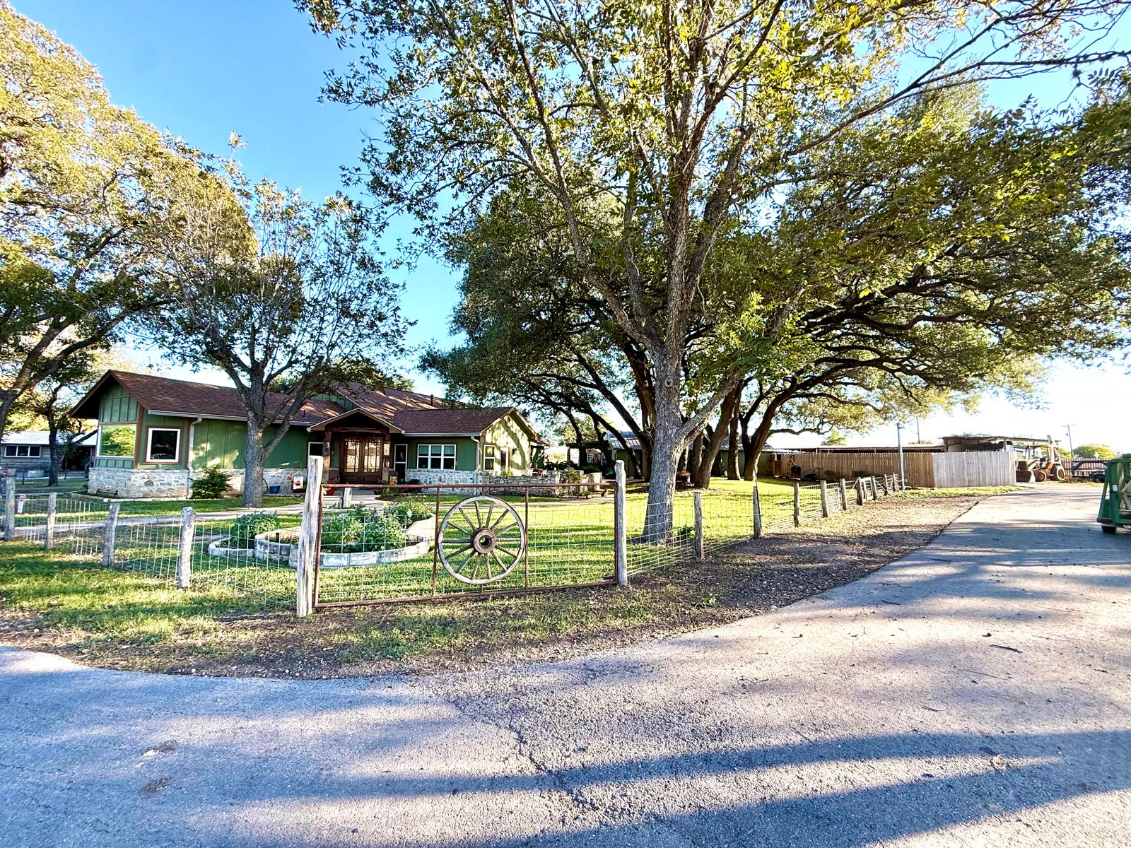 main property photo 18