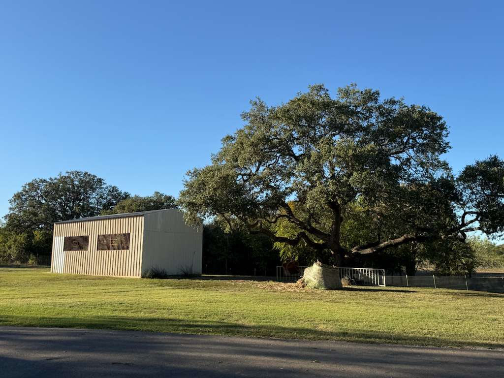 main property photo 25