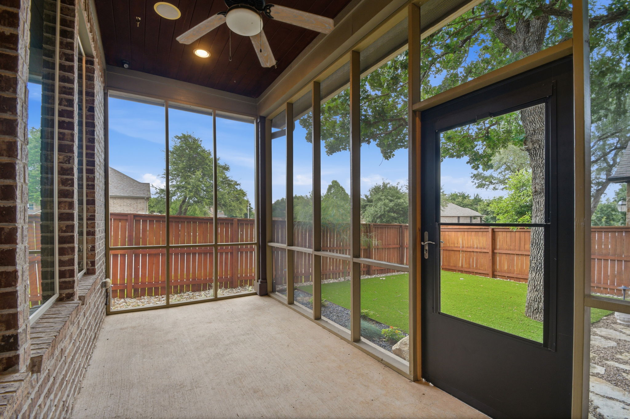 main property photo 32