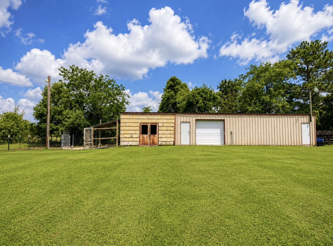 main property photo 23