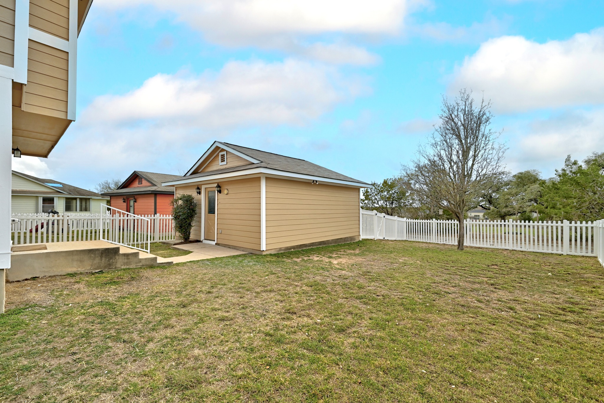 main property photo 19