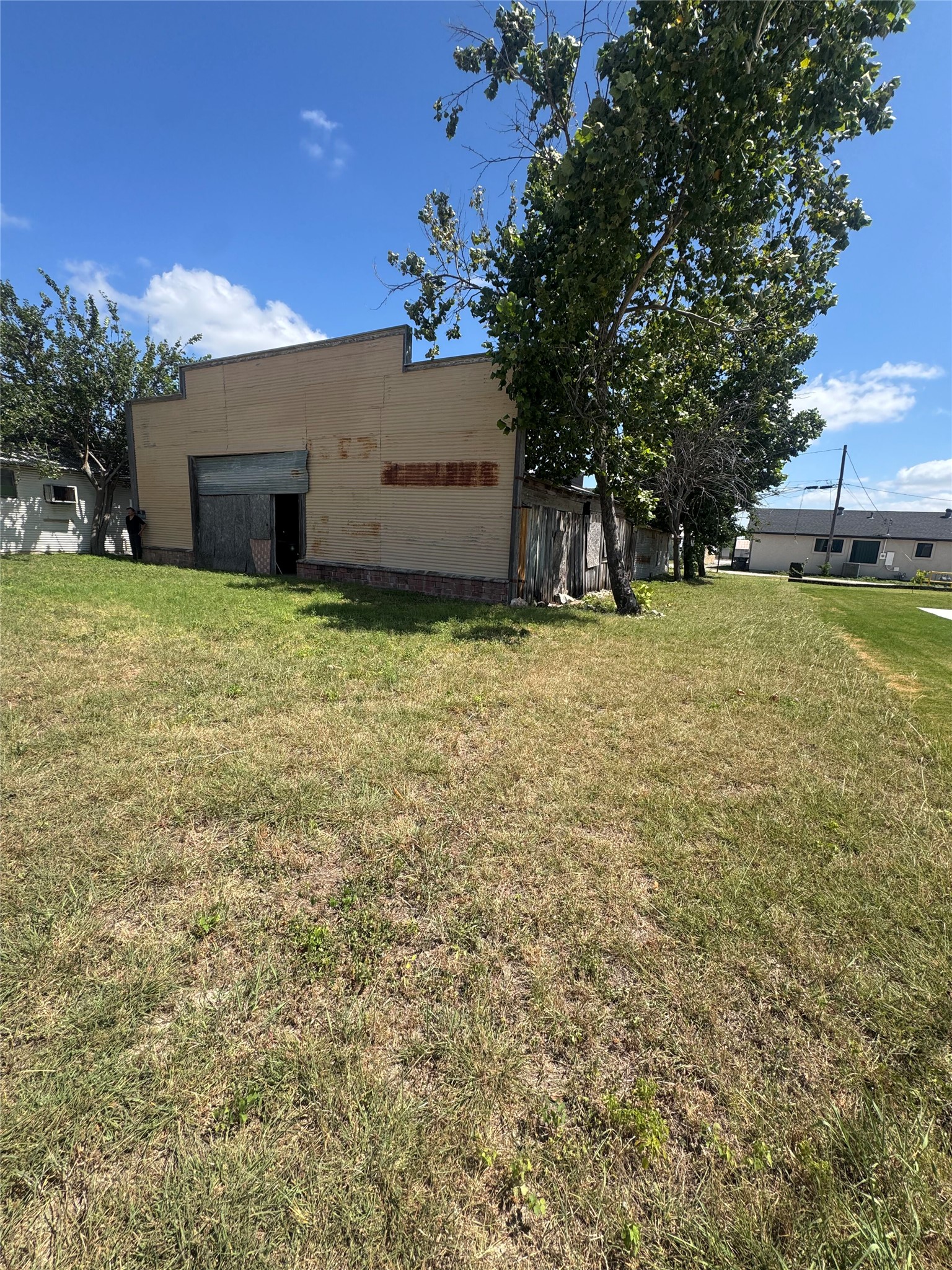 main property photo 4