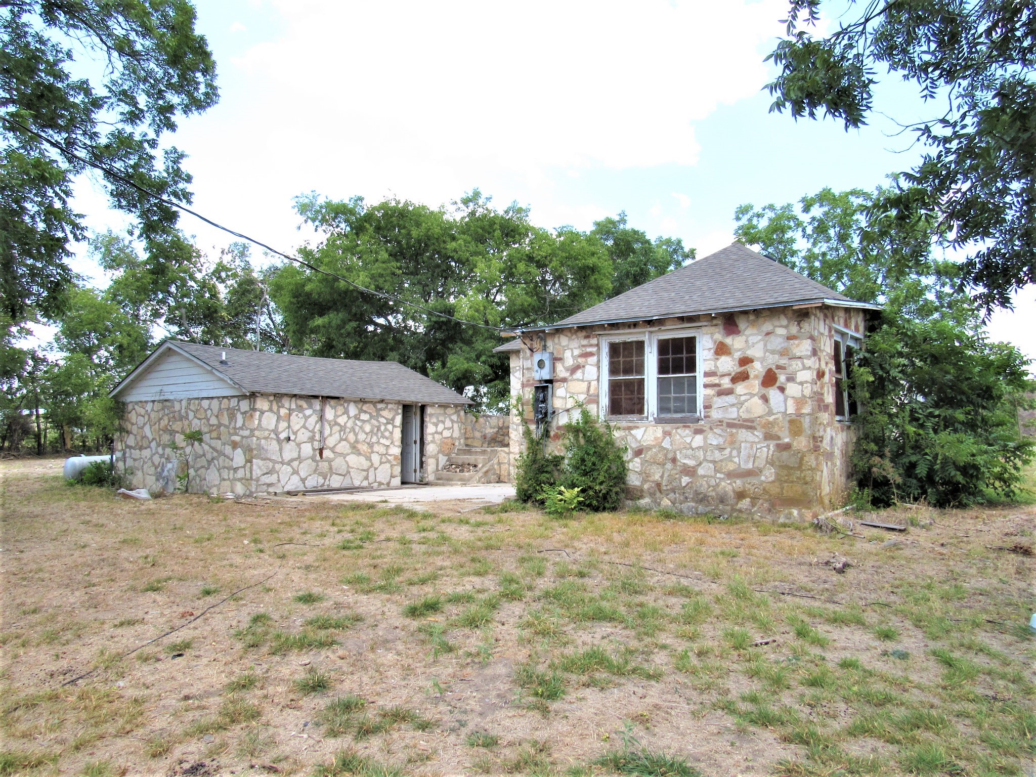 main property photo 11