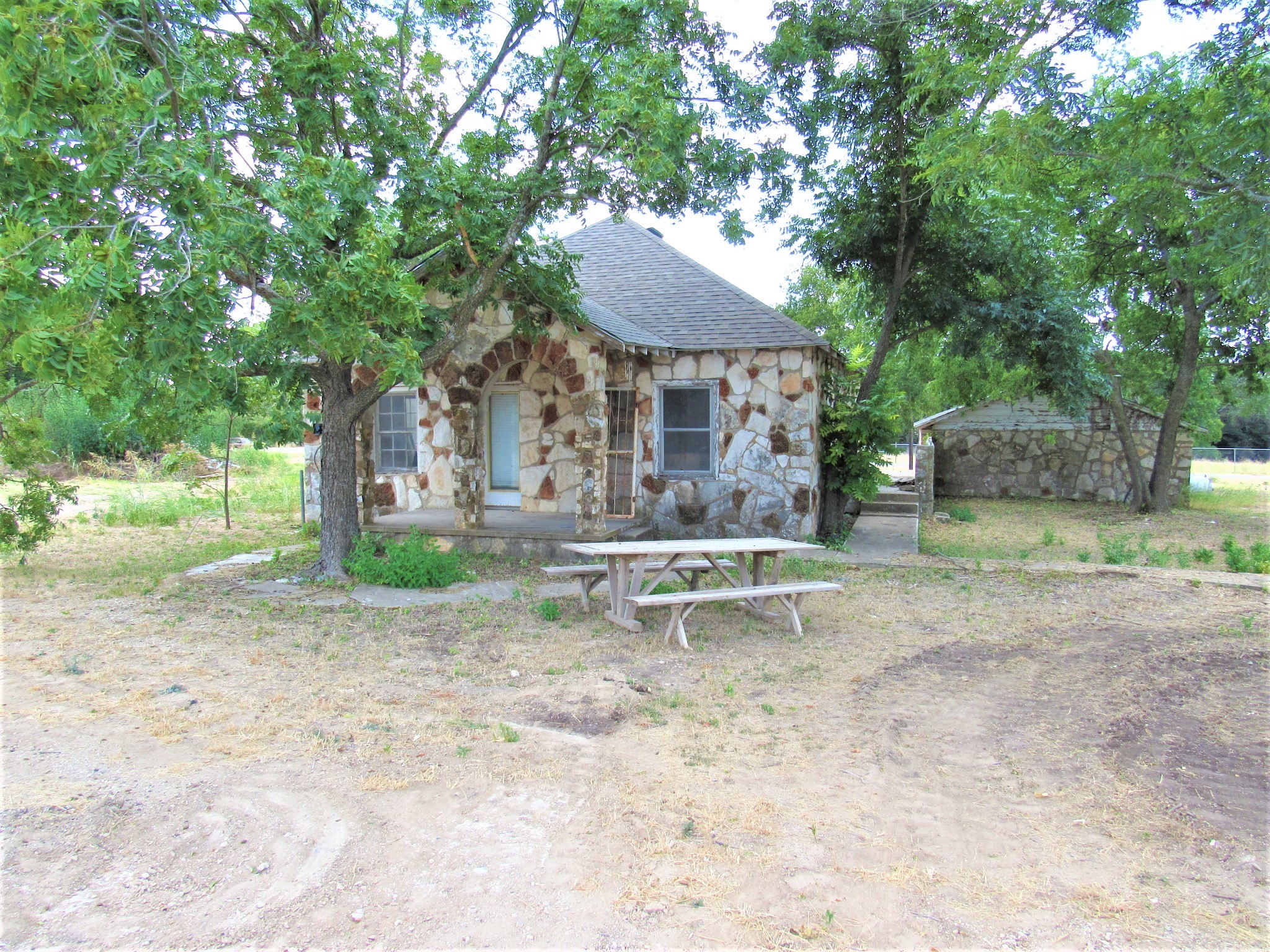 main property photo 9
