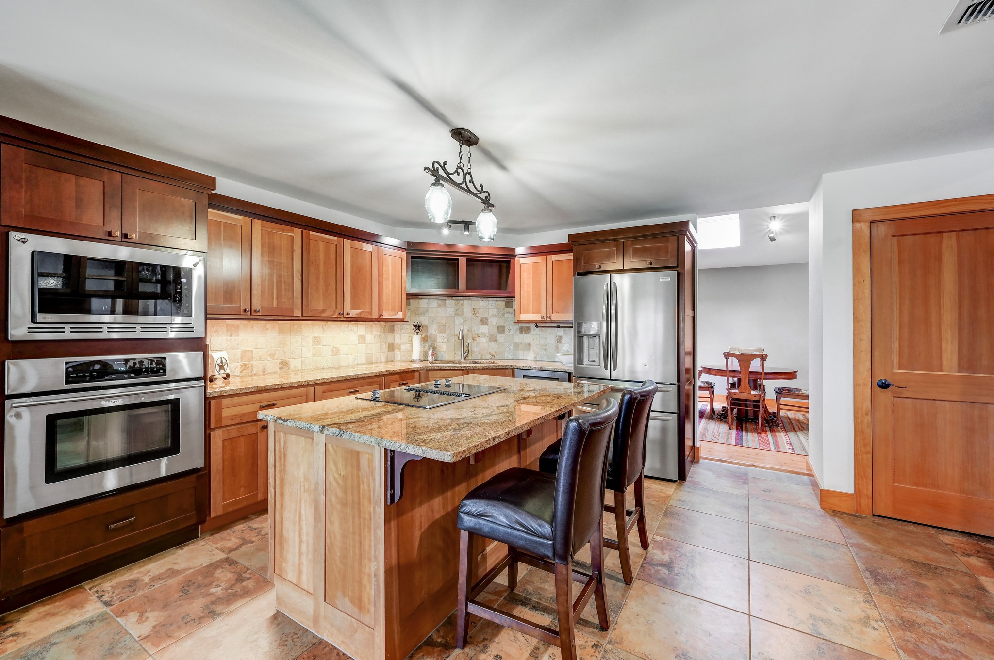main property photo 10