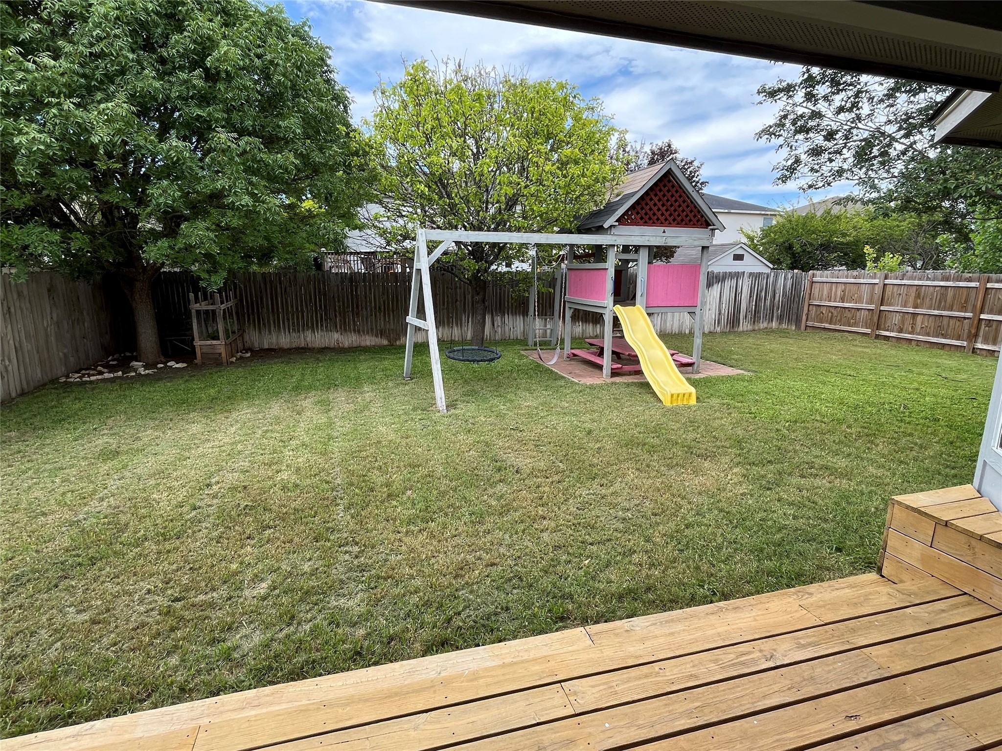main property photo 31