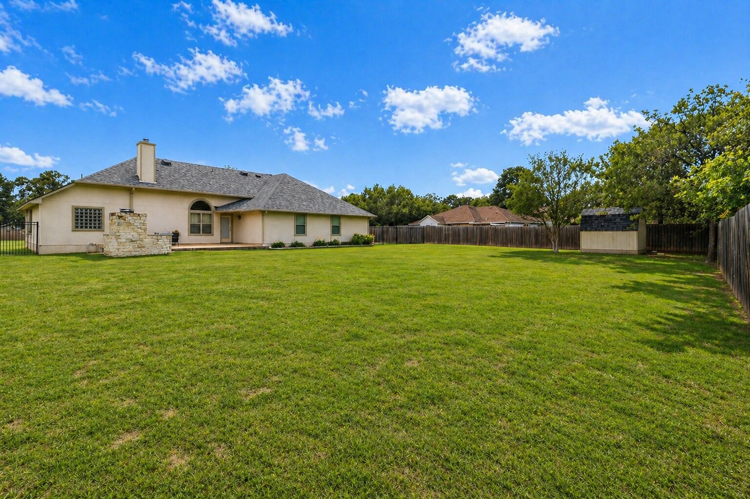 main property photo 25
