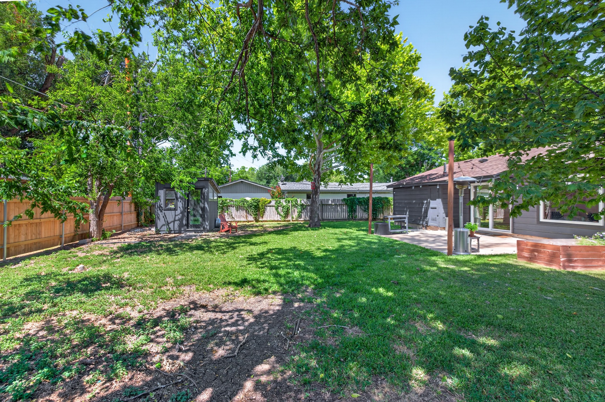 main property photo 31