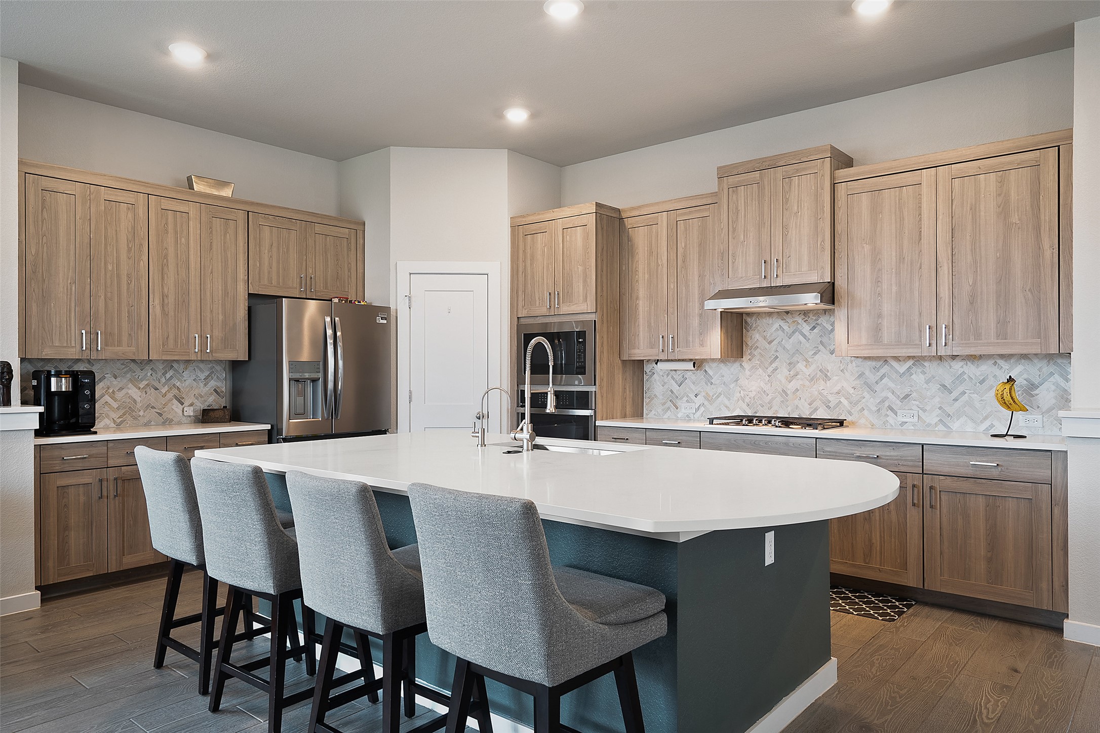 main property photo 6