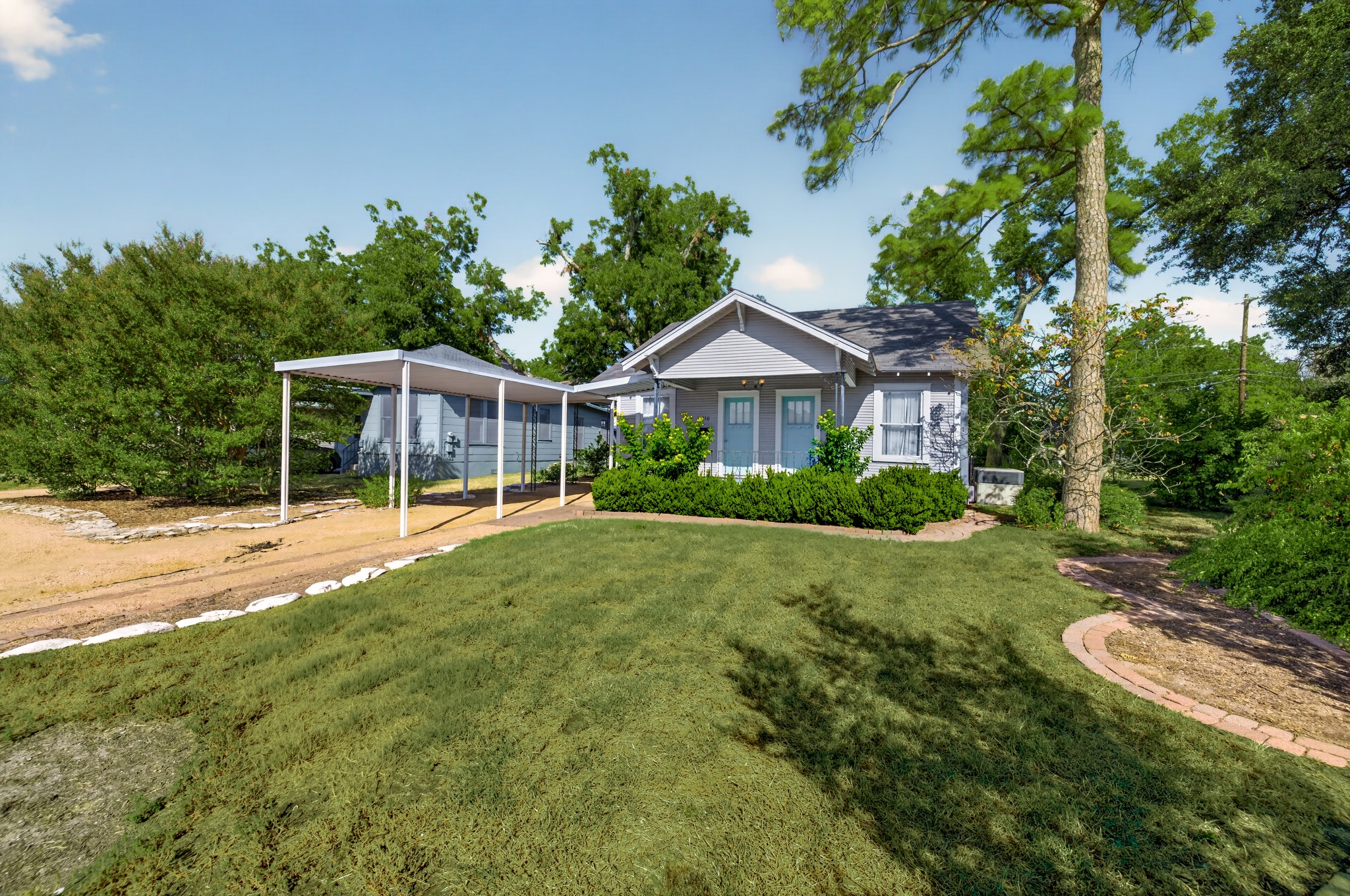 main property photo 23