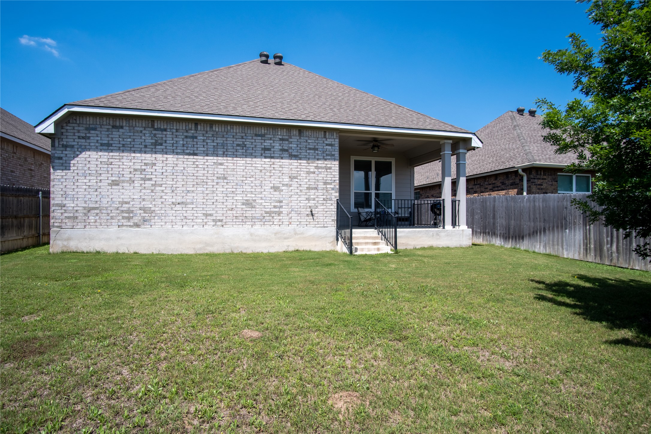 main property photo 29