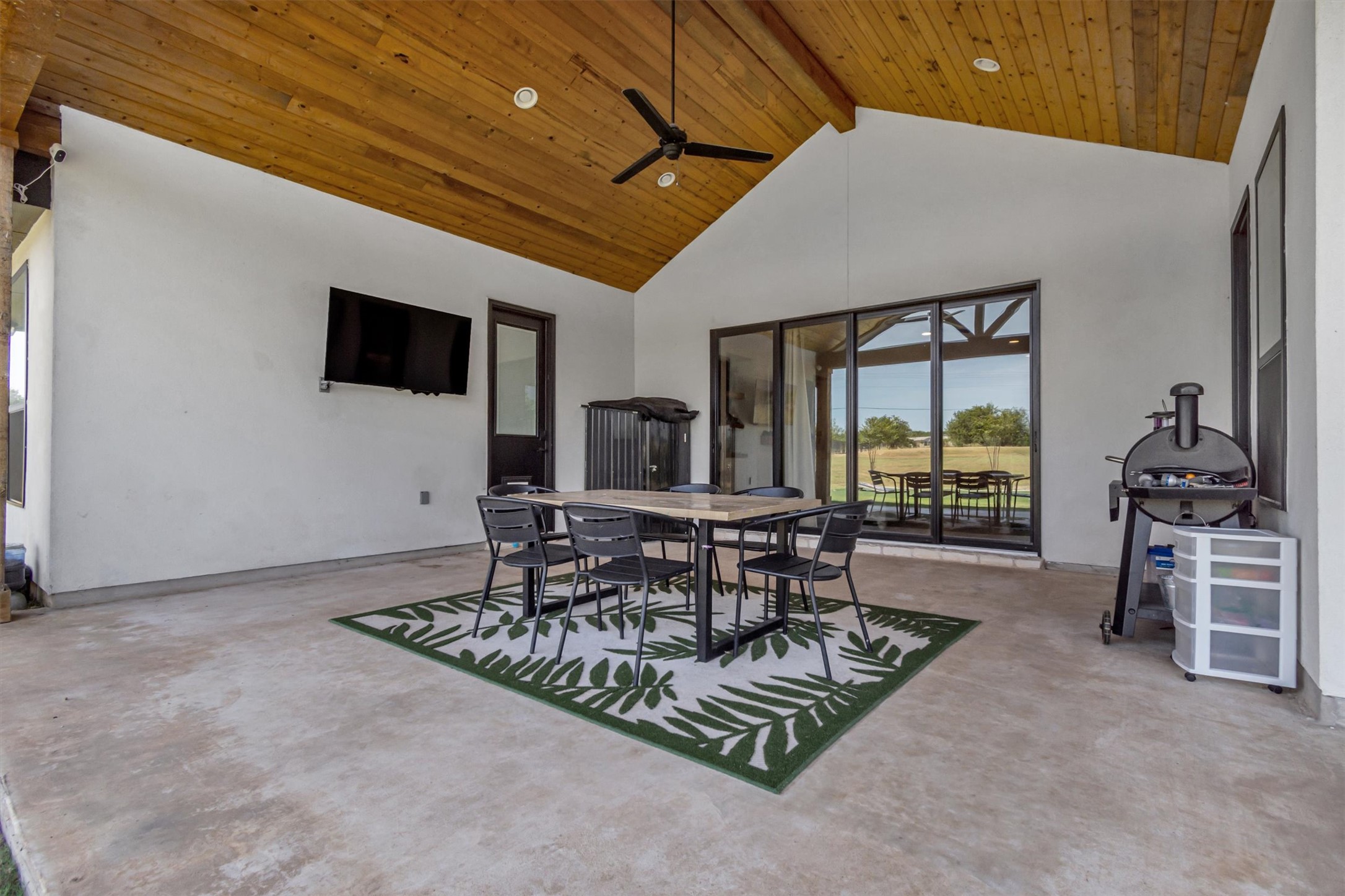 main property photo 32