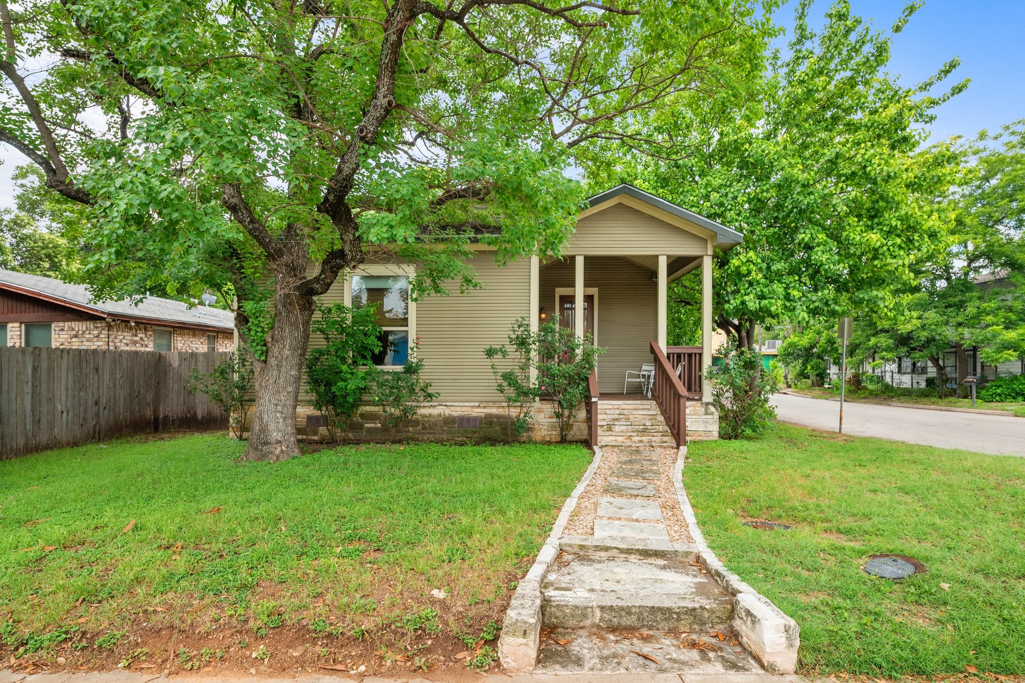 main property photo 1