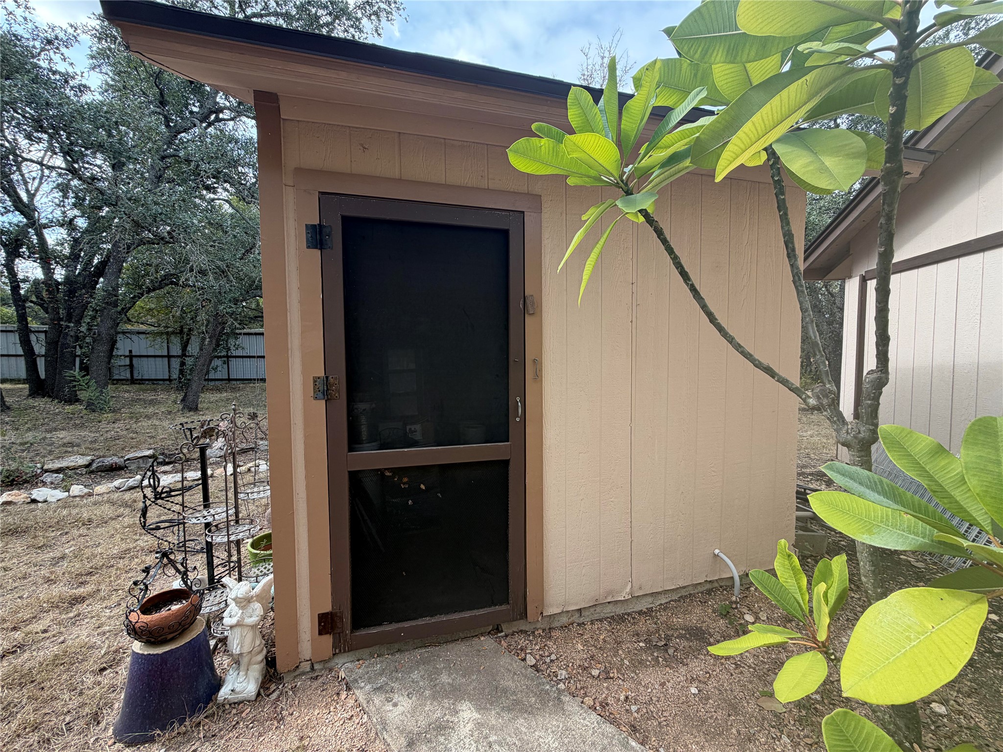main property photo 10
