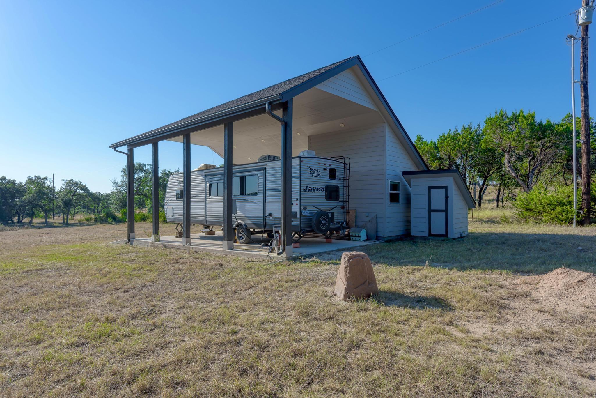 main property photo 17