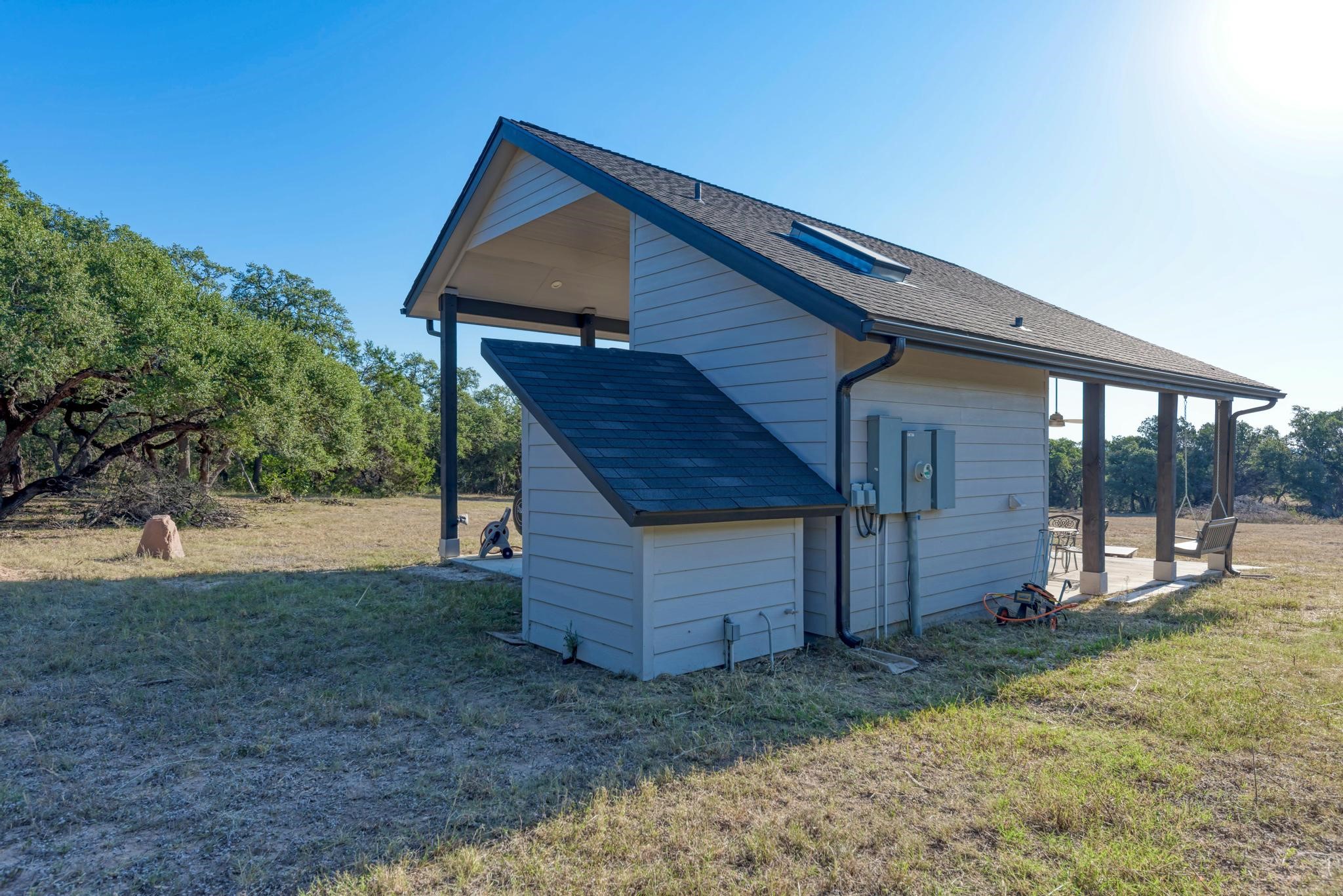 main property photo 18