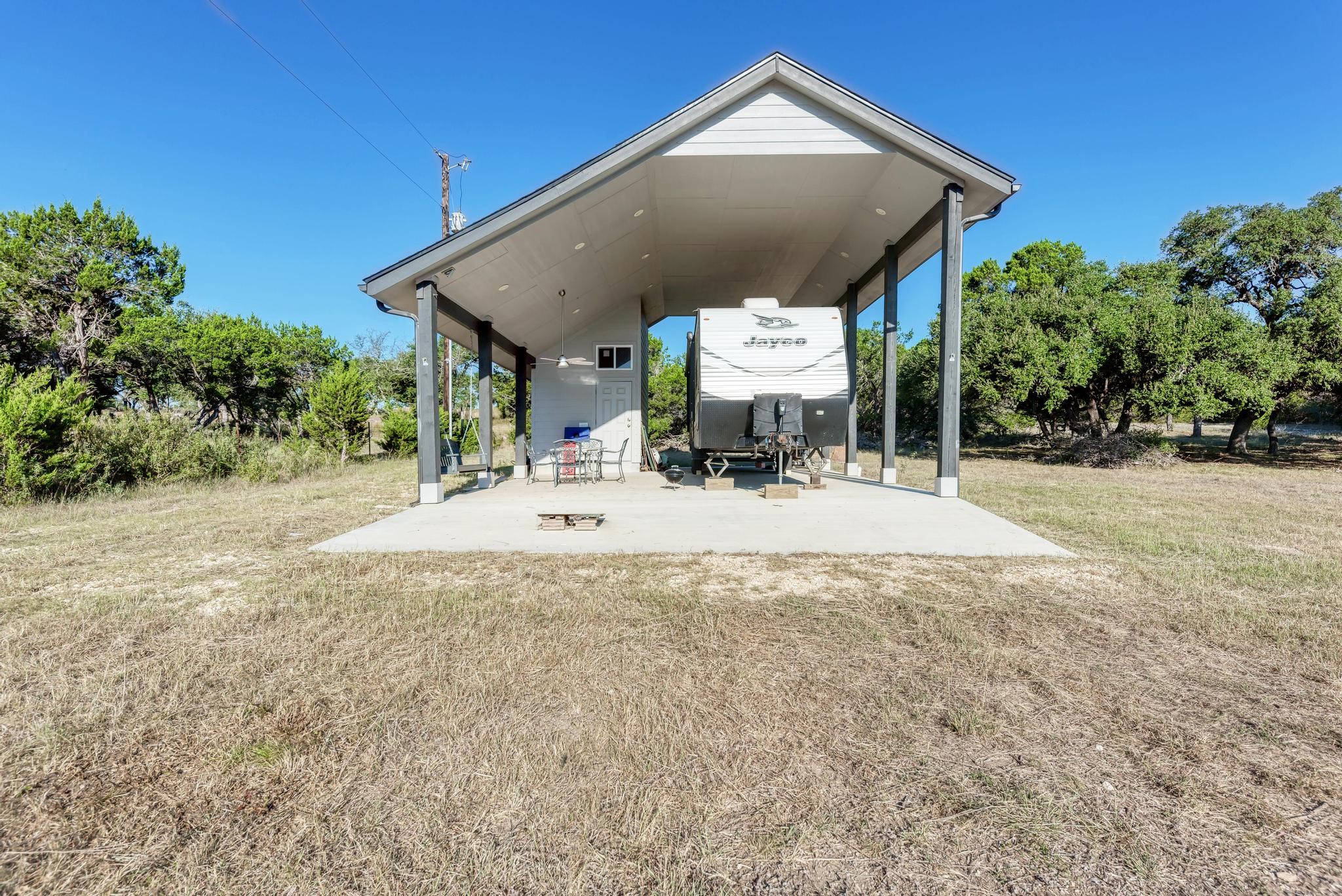 main property photo 9