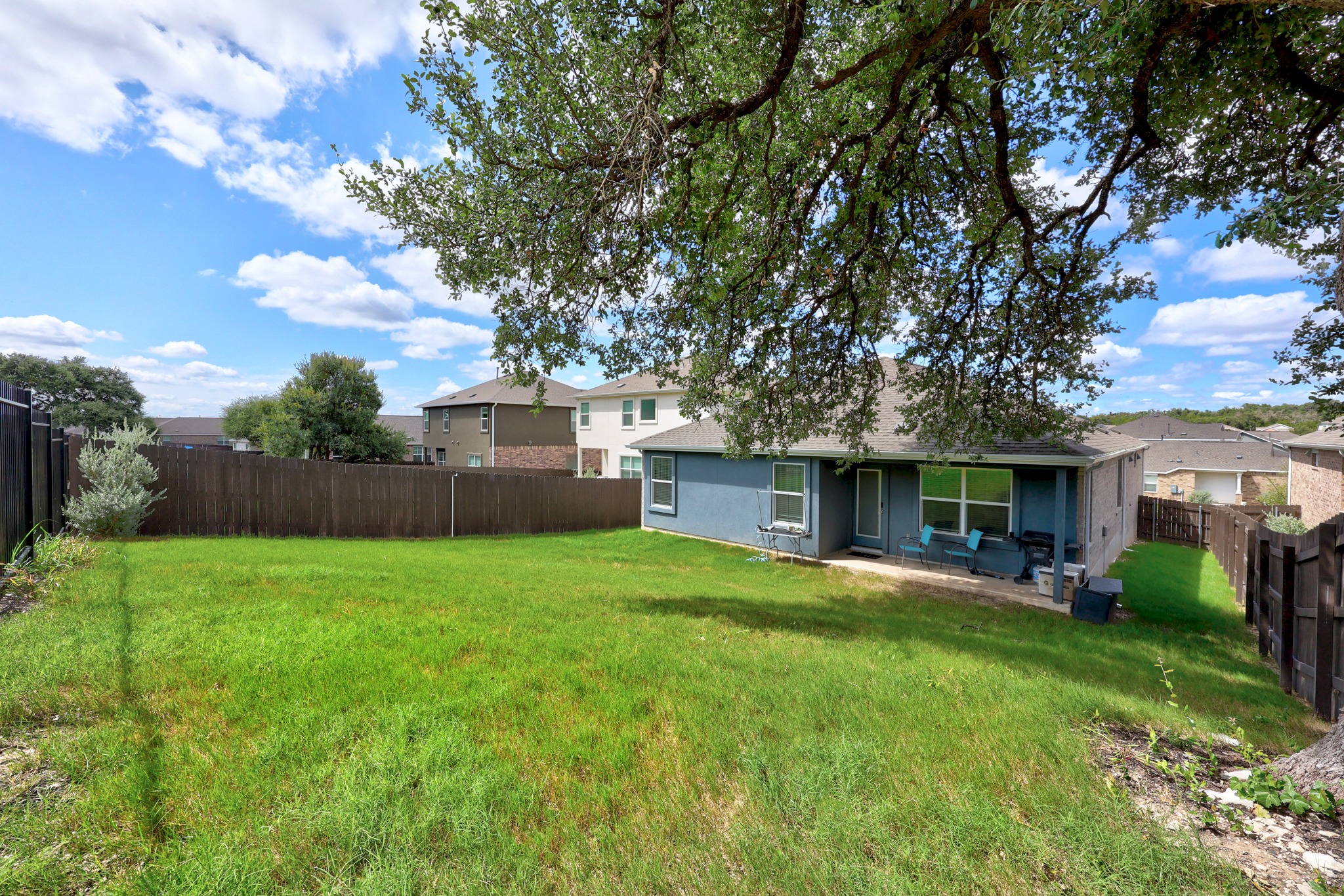main property photo 32