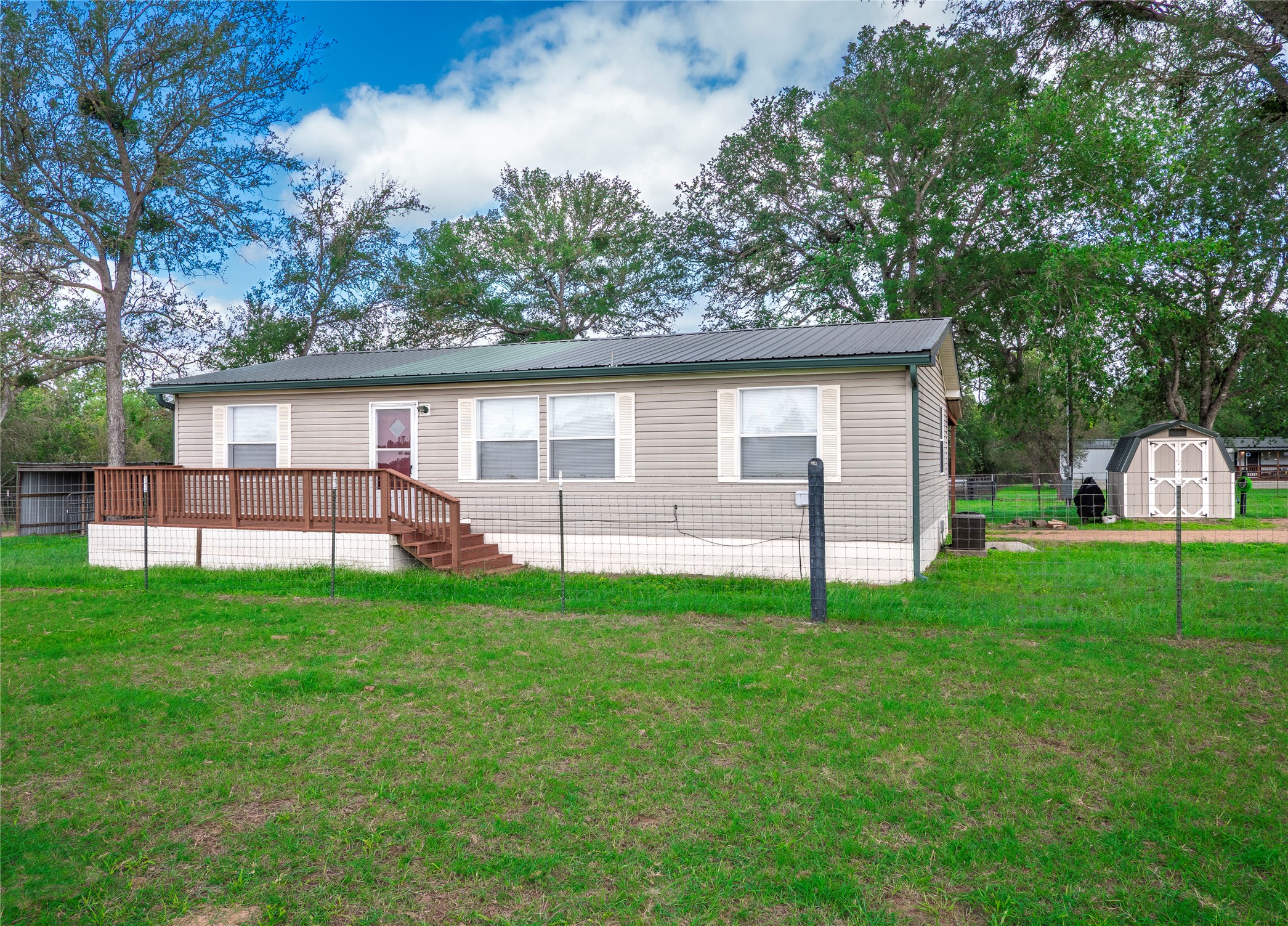 main property photo 23