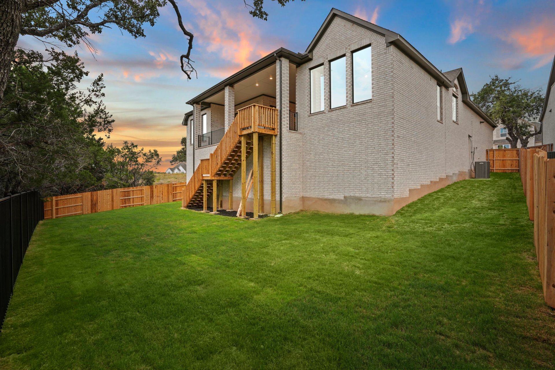main property photo 34