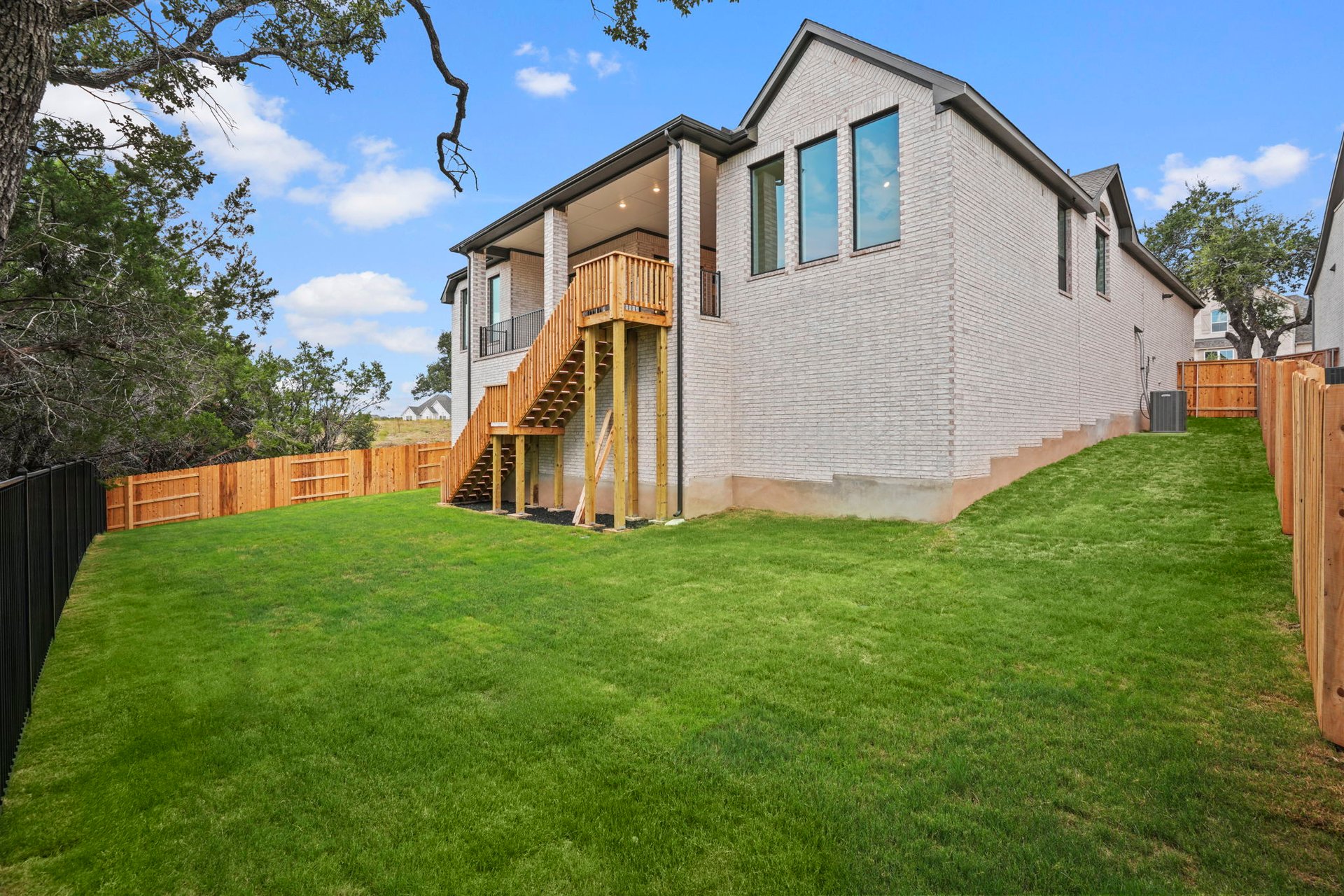 main property photo 35