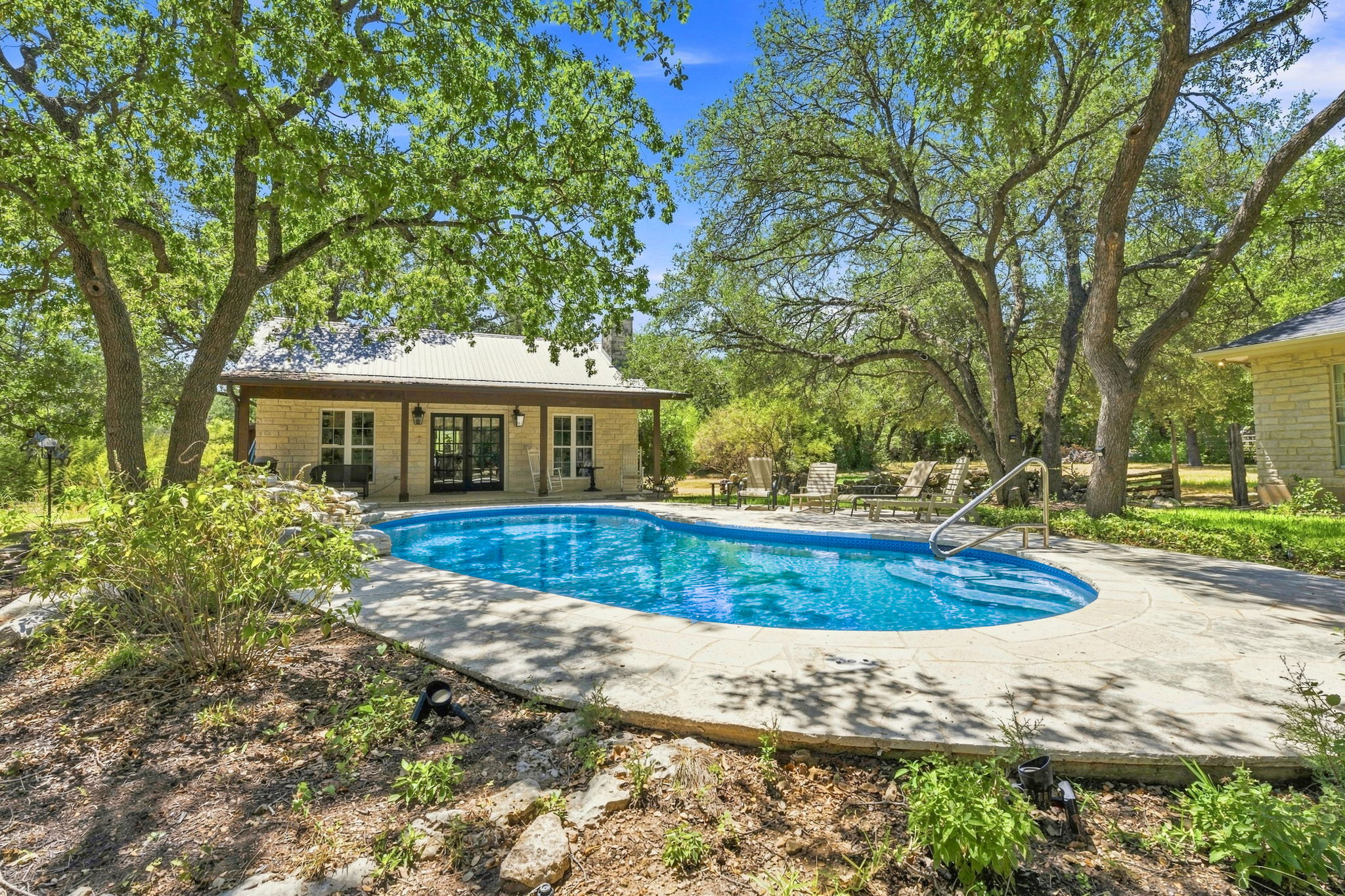 main property photo 27