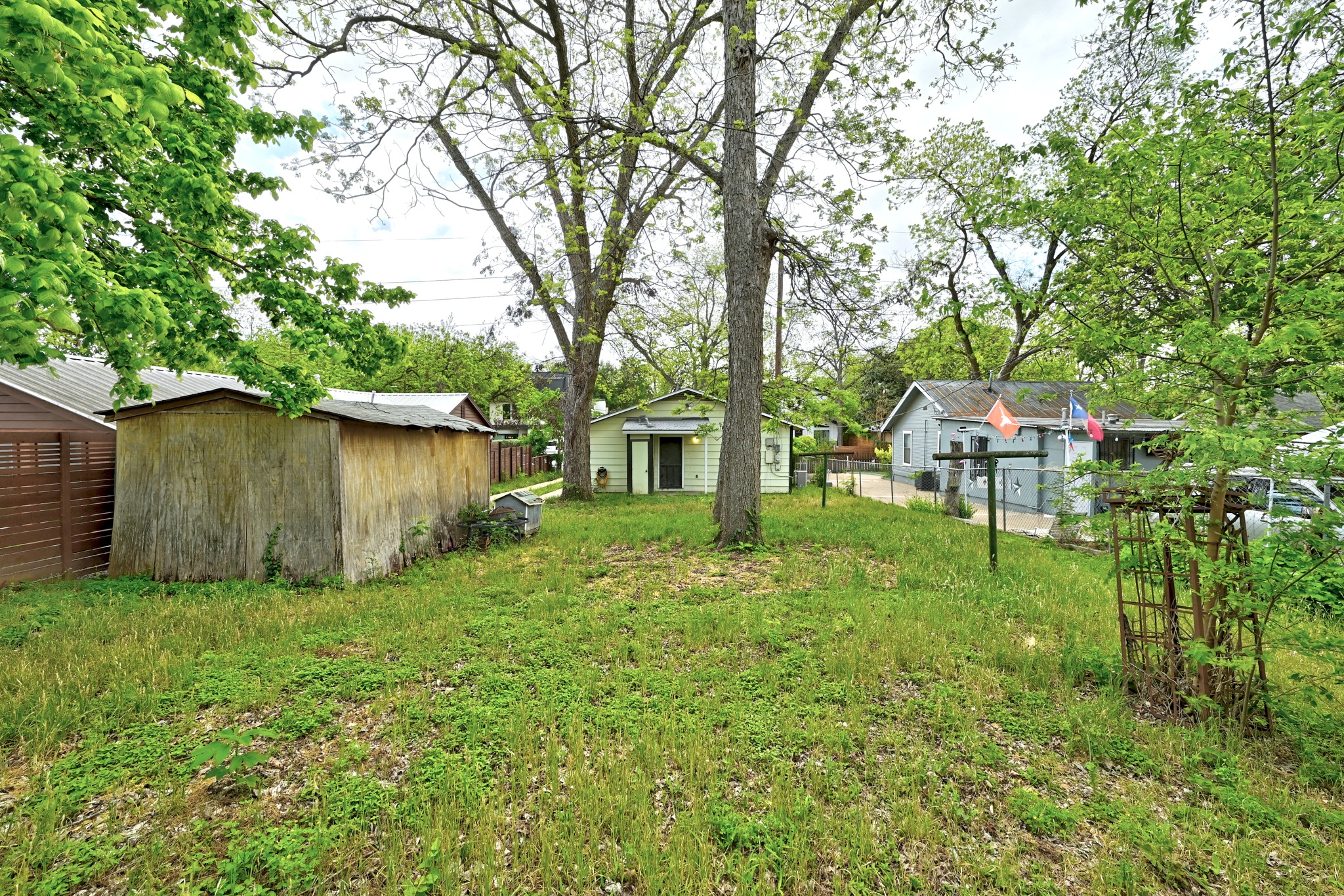 main property photo 13