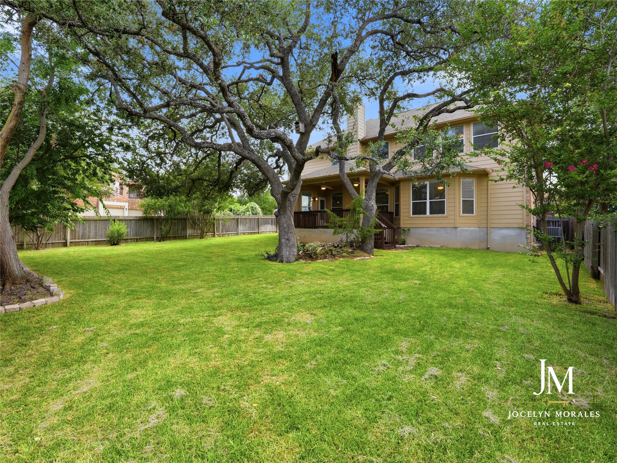 main property photo 30